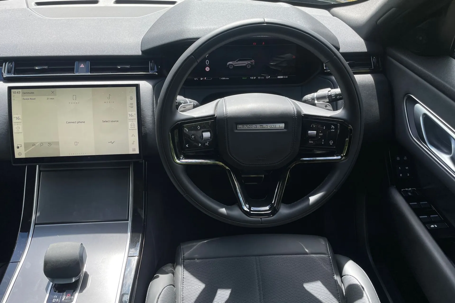 LAND ROVER RANGE ROVER VELAR thumbnail image number 37