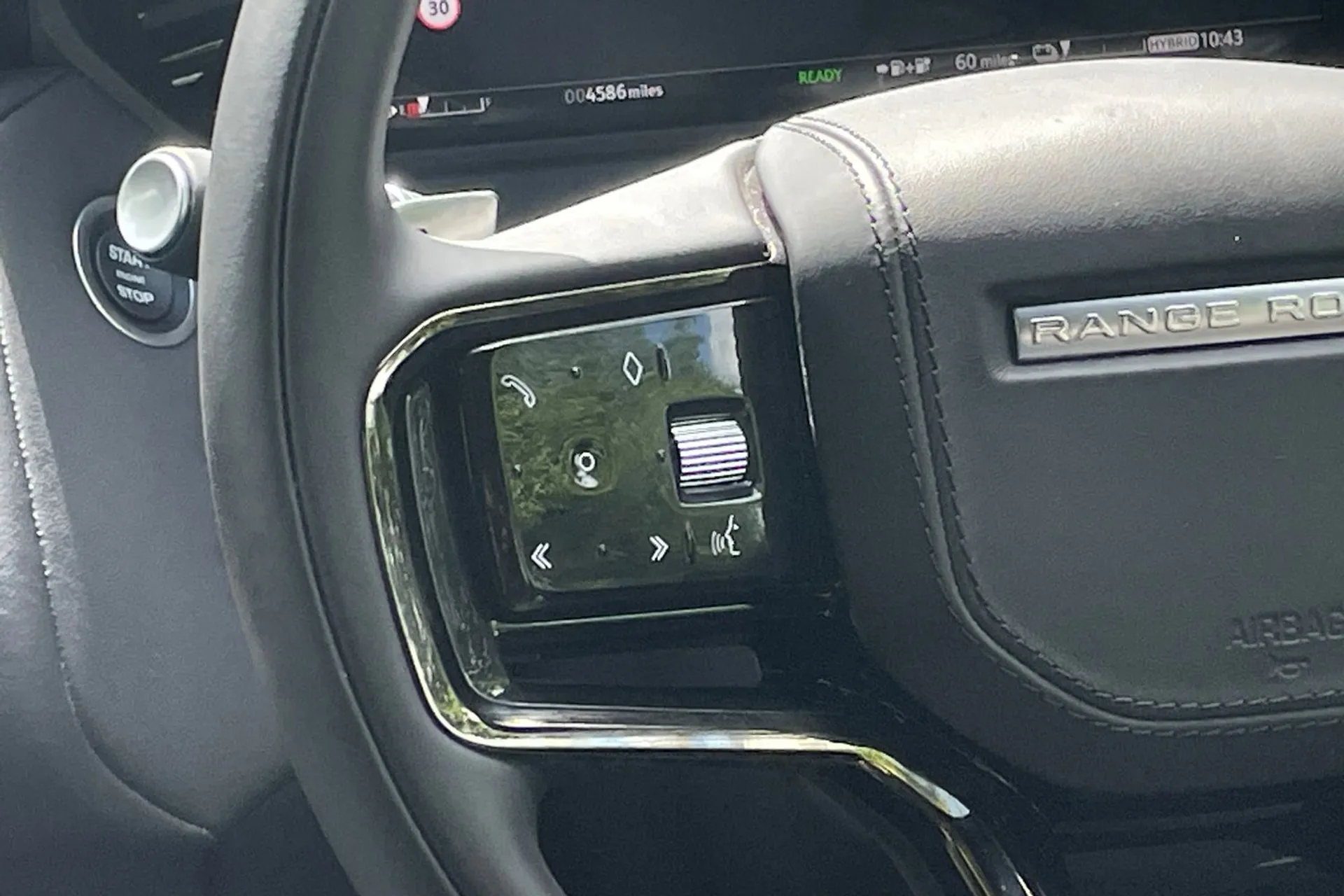 LAND ROVER RANGE ROVER VELAR thumbnail image number 40