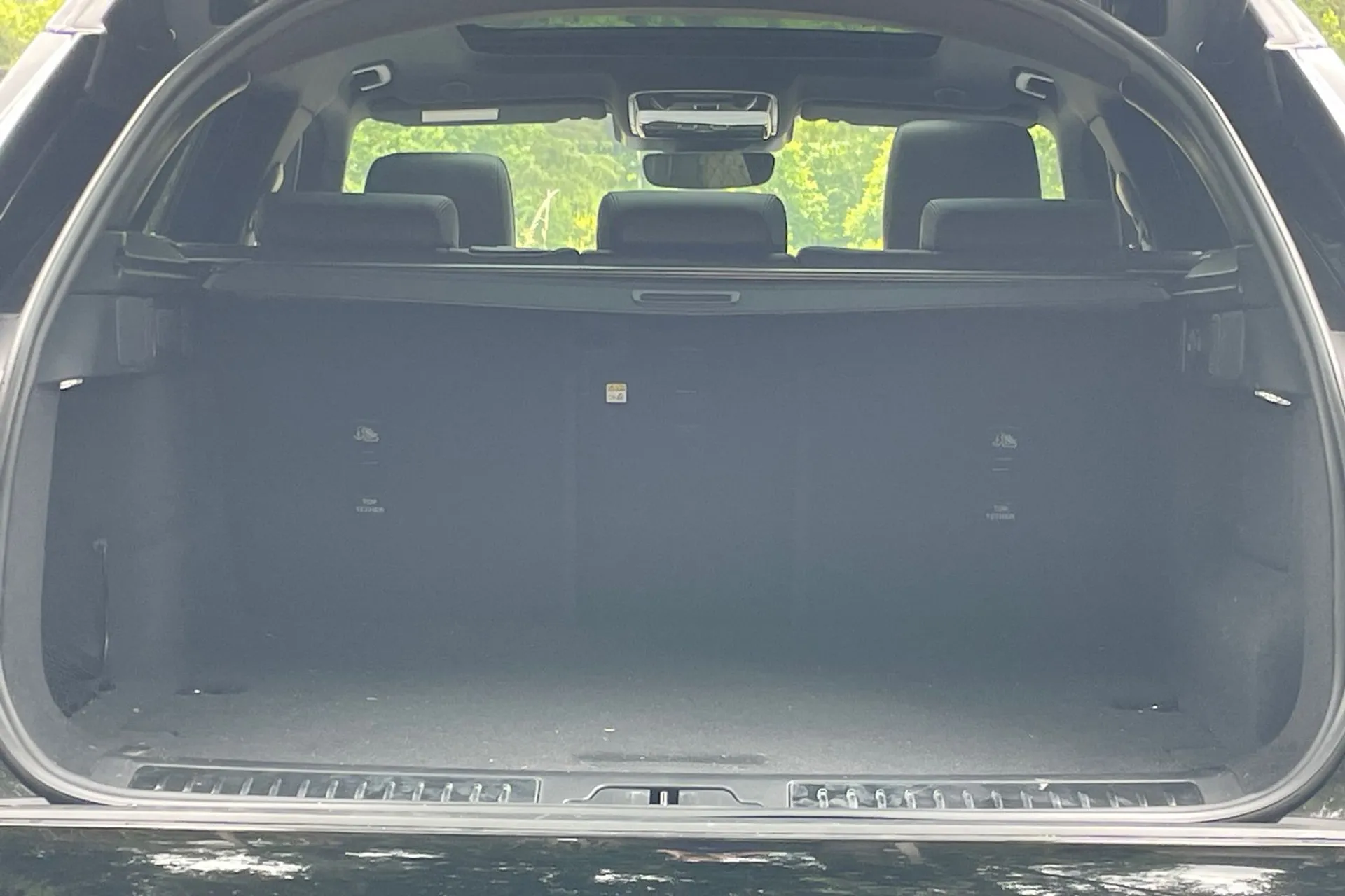 LAND ROVER RANGE ROVER VELAR thumbnail image number 25