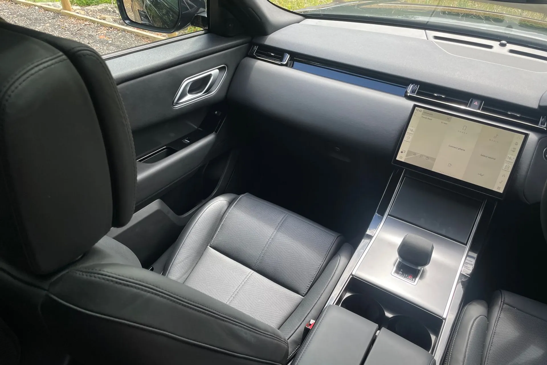 LAND ROVER RANGE ROVER VELAR thumbnail image number 35