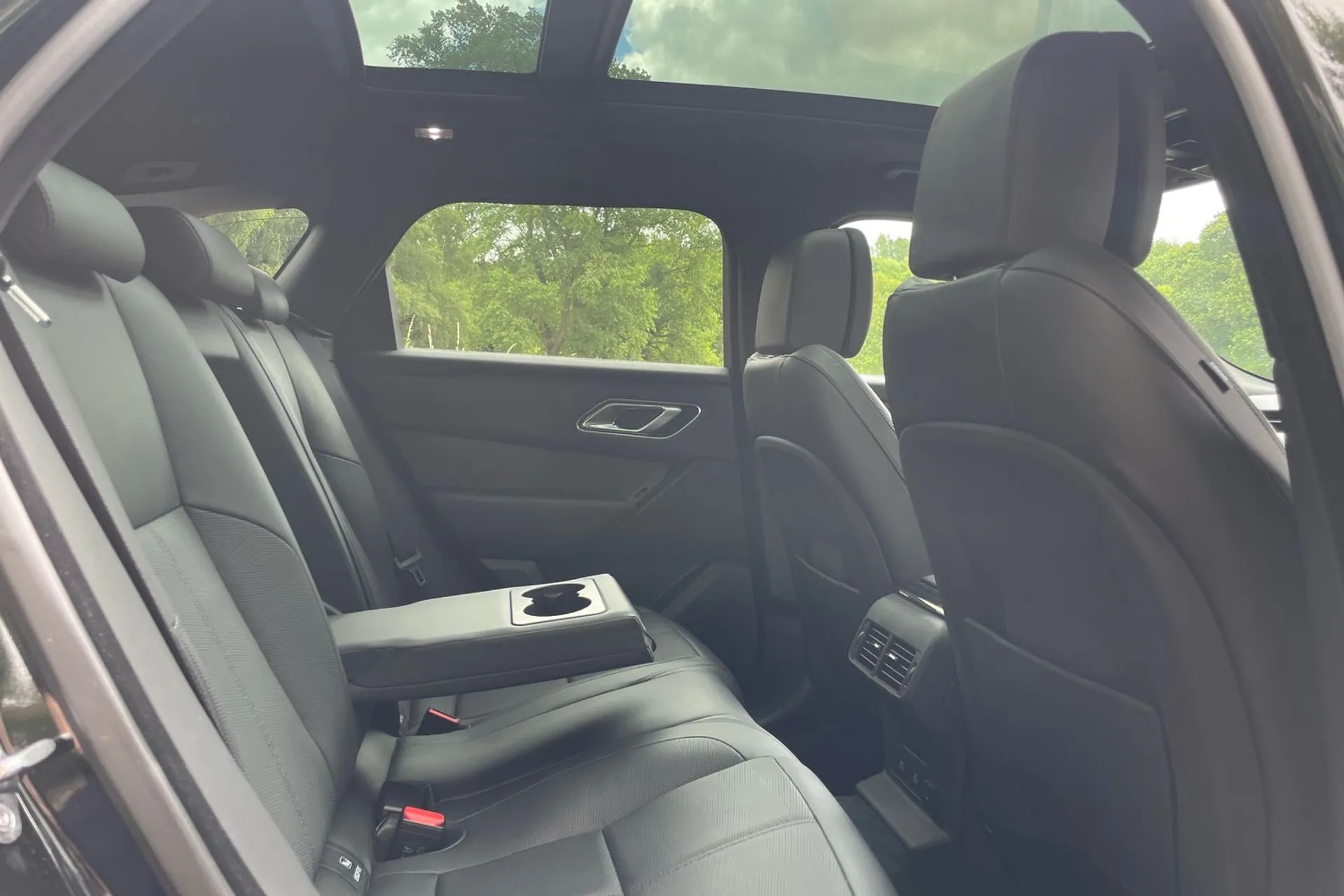 LAND ROVER RANGE ROVER VELAR thumbnail image number 20