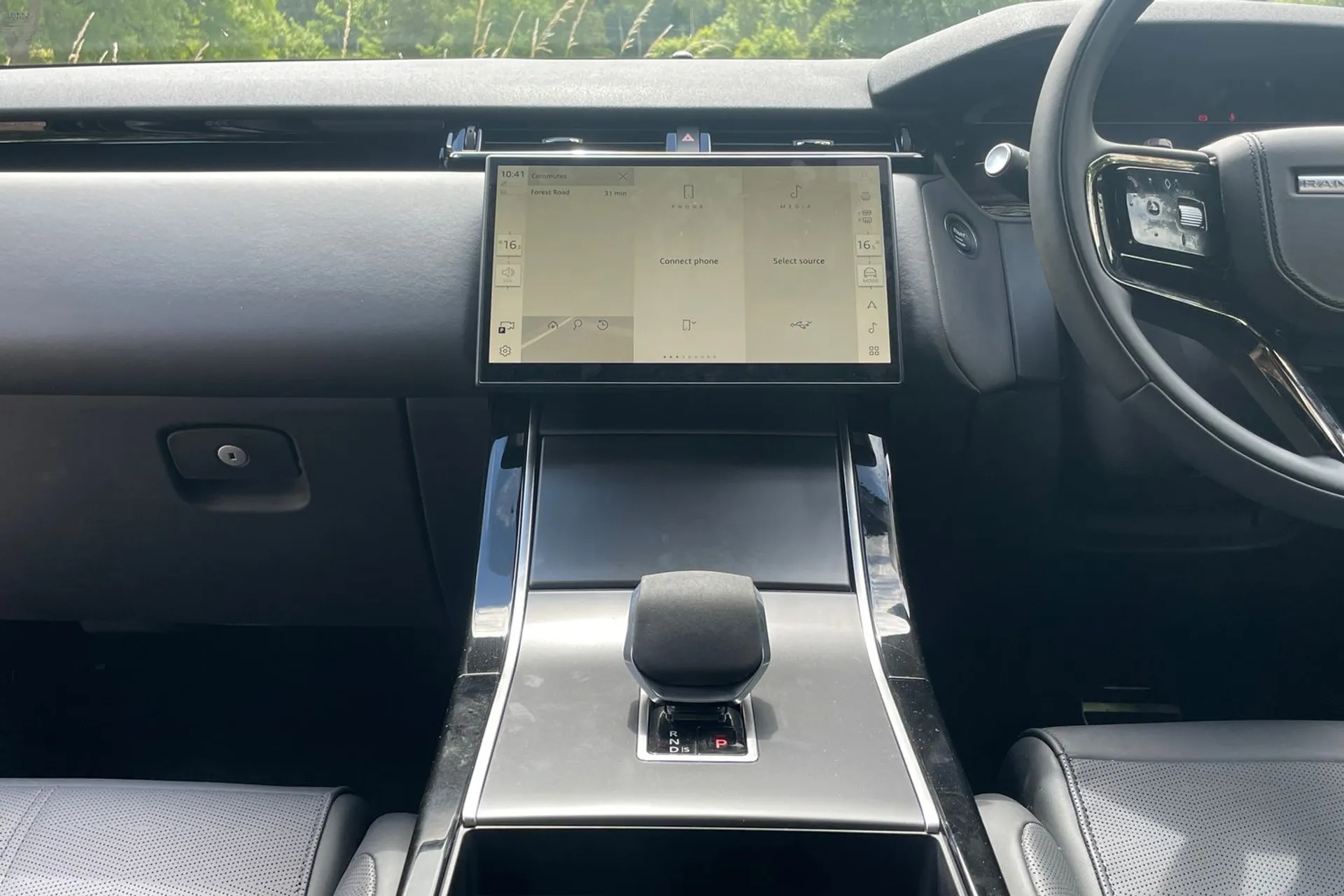 LAND ROVER RANGE ROVER VELAR thumbnail image number 39