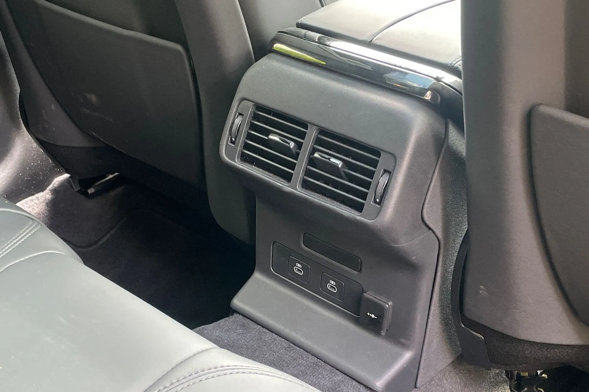 LAND ROVER RANGE ROVER VELAR thumbnail image number 46