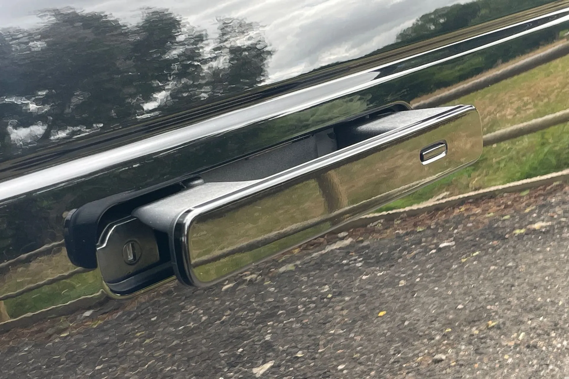 LAND ROVER RANGE ROVER VELAR thumbnail image number 23