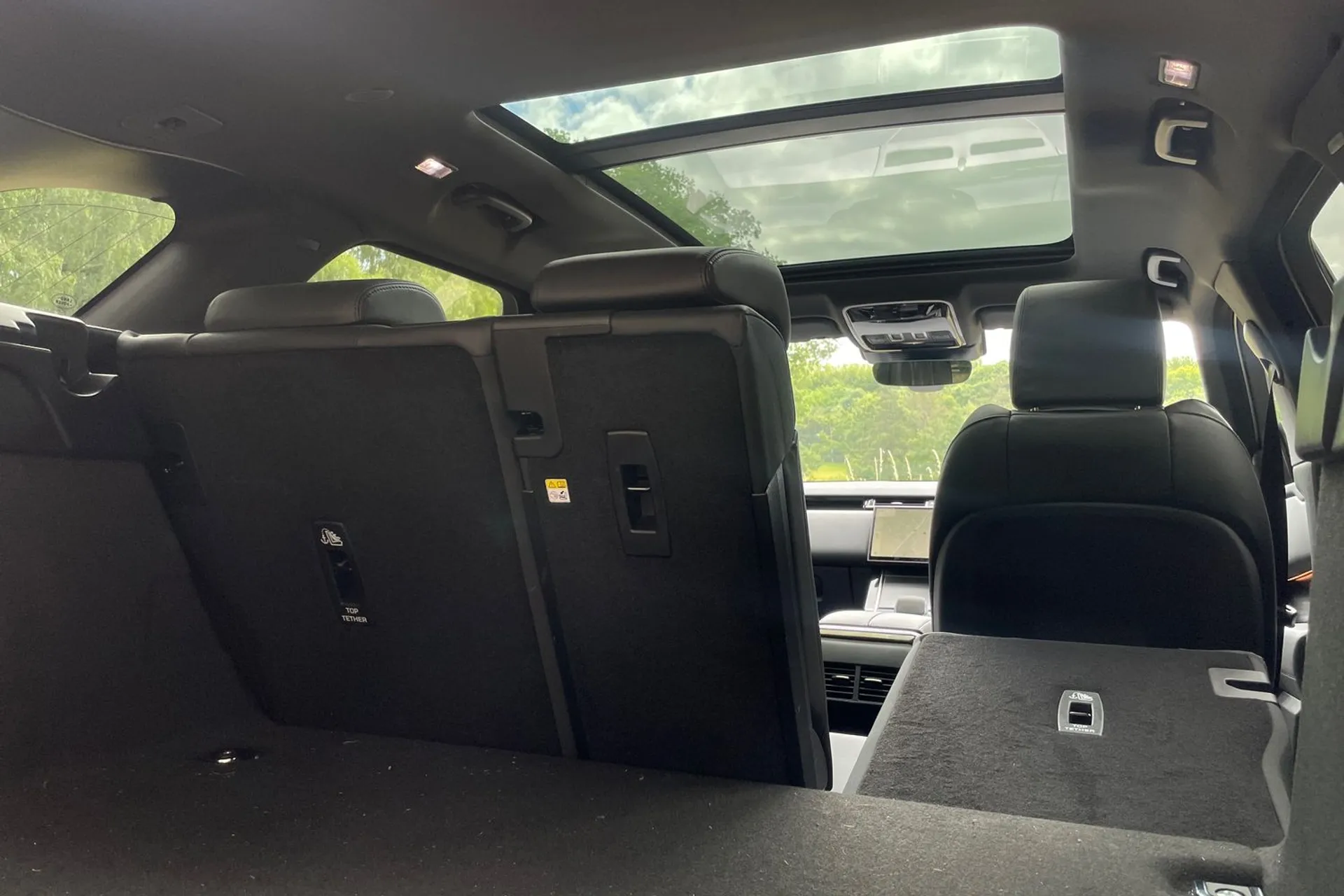 LAND ROVER RANGE ROVER VELAR thumbnail image number 27