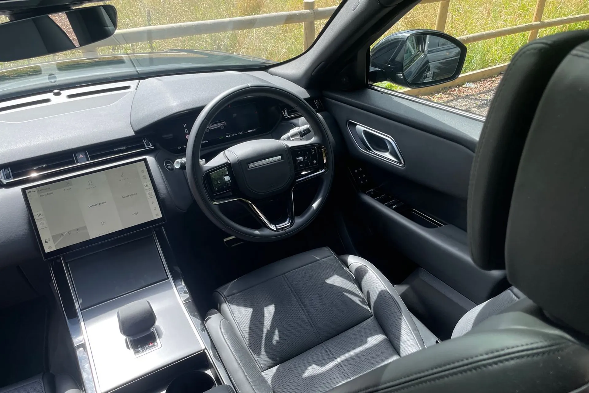 LAND ROVER RANGE ROVER VELAR thumbnail image number 36