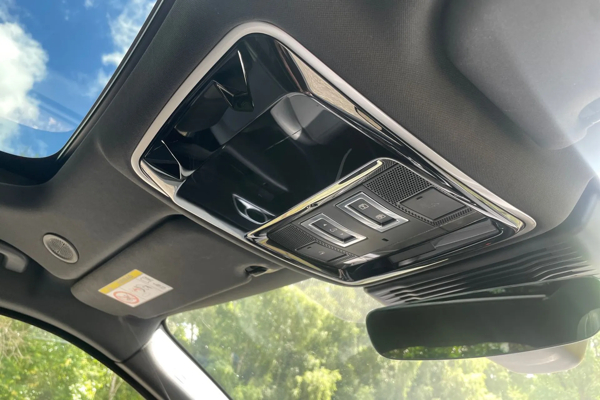 LAND ROVER RANGE ROVER VELAR thumbnail image number 45