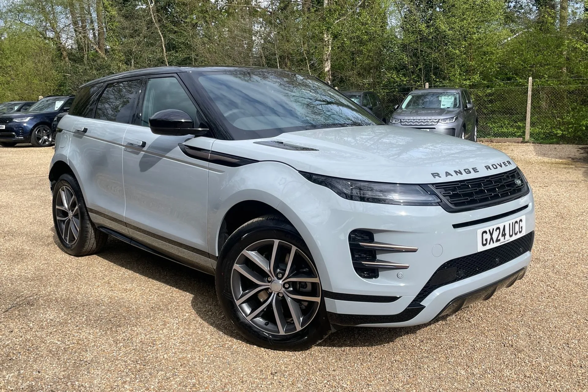 LAND ROVER RANGE ROVER EVOQUE focused image