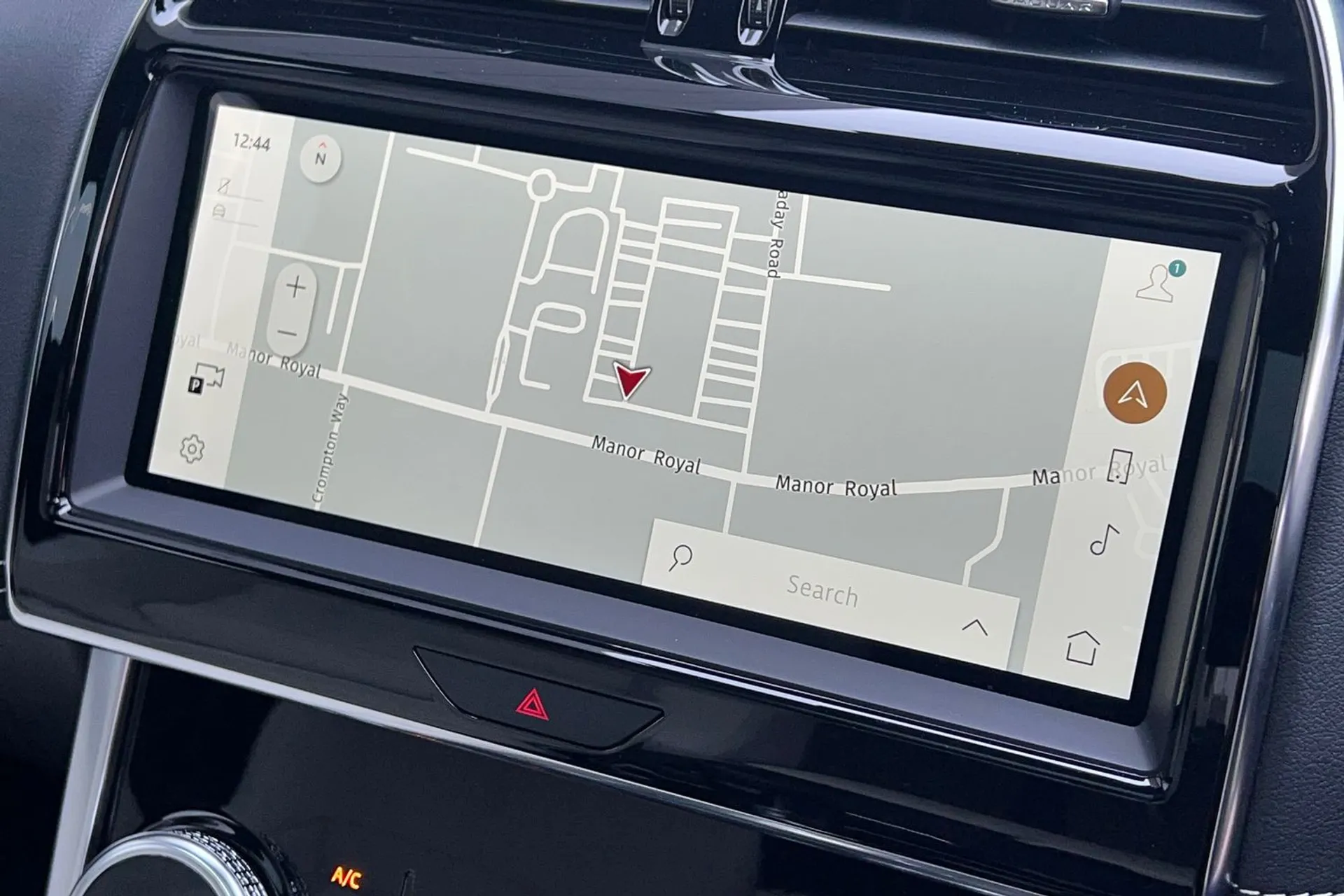 Jaguar XE thumbnail image number 6