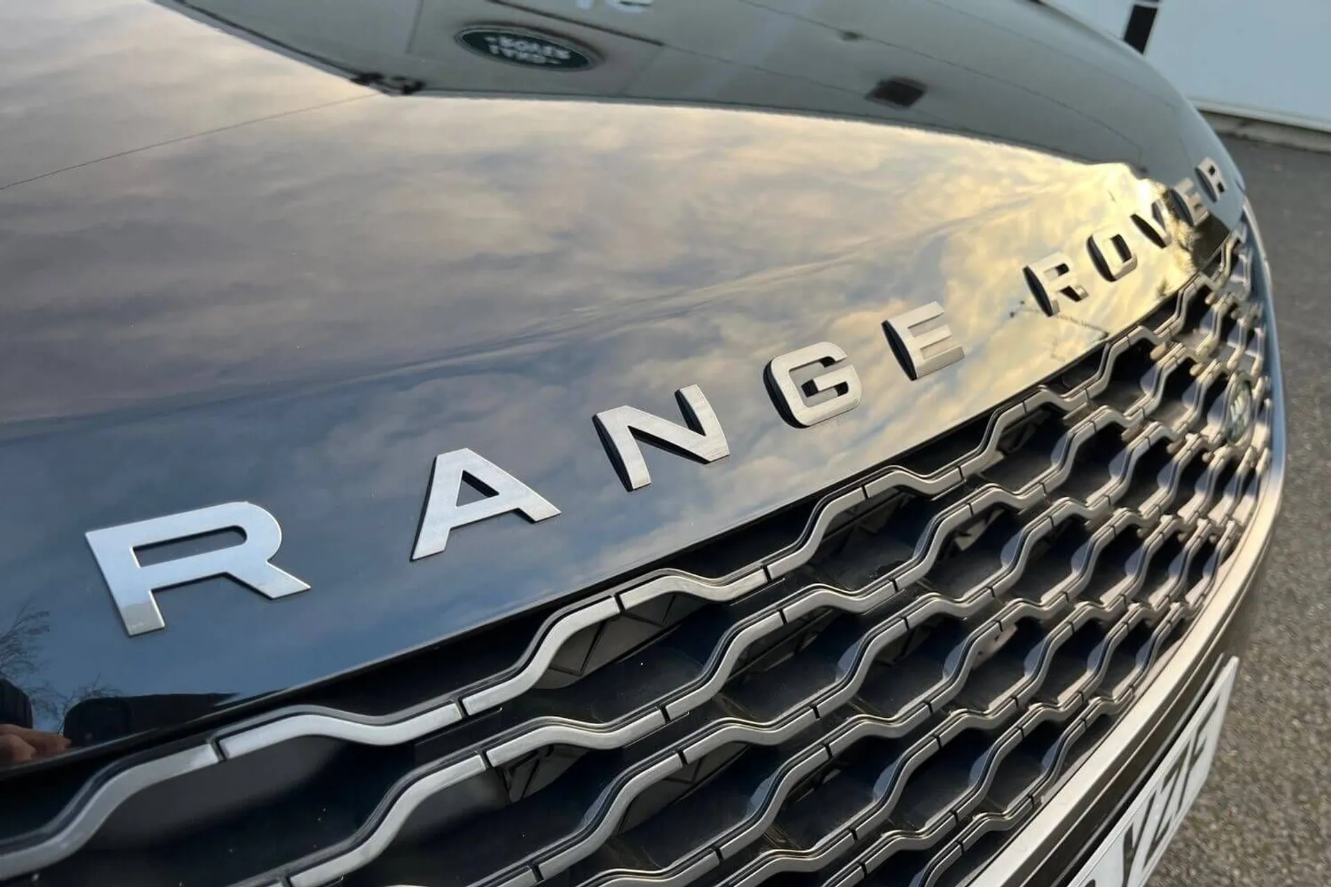 LAND ROVER RANGE ROVER VELAR thumbnail image number 10