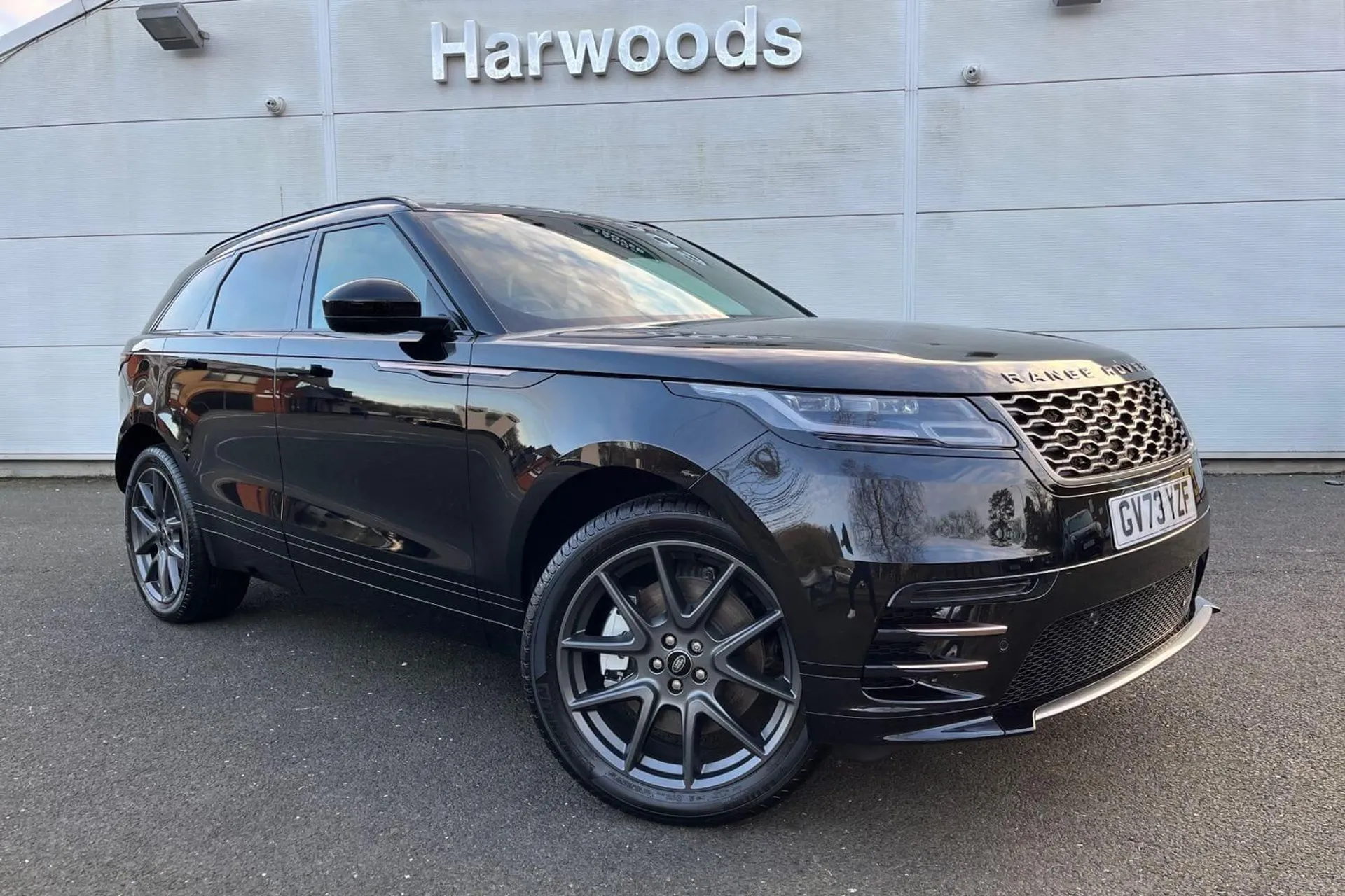 LAND ROVER RANGE ROVER VELAR focused image