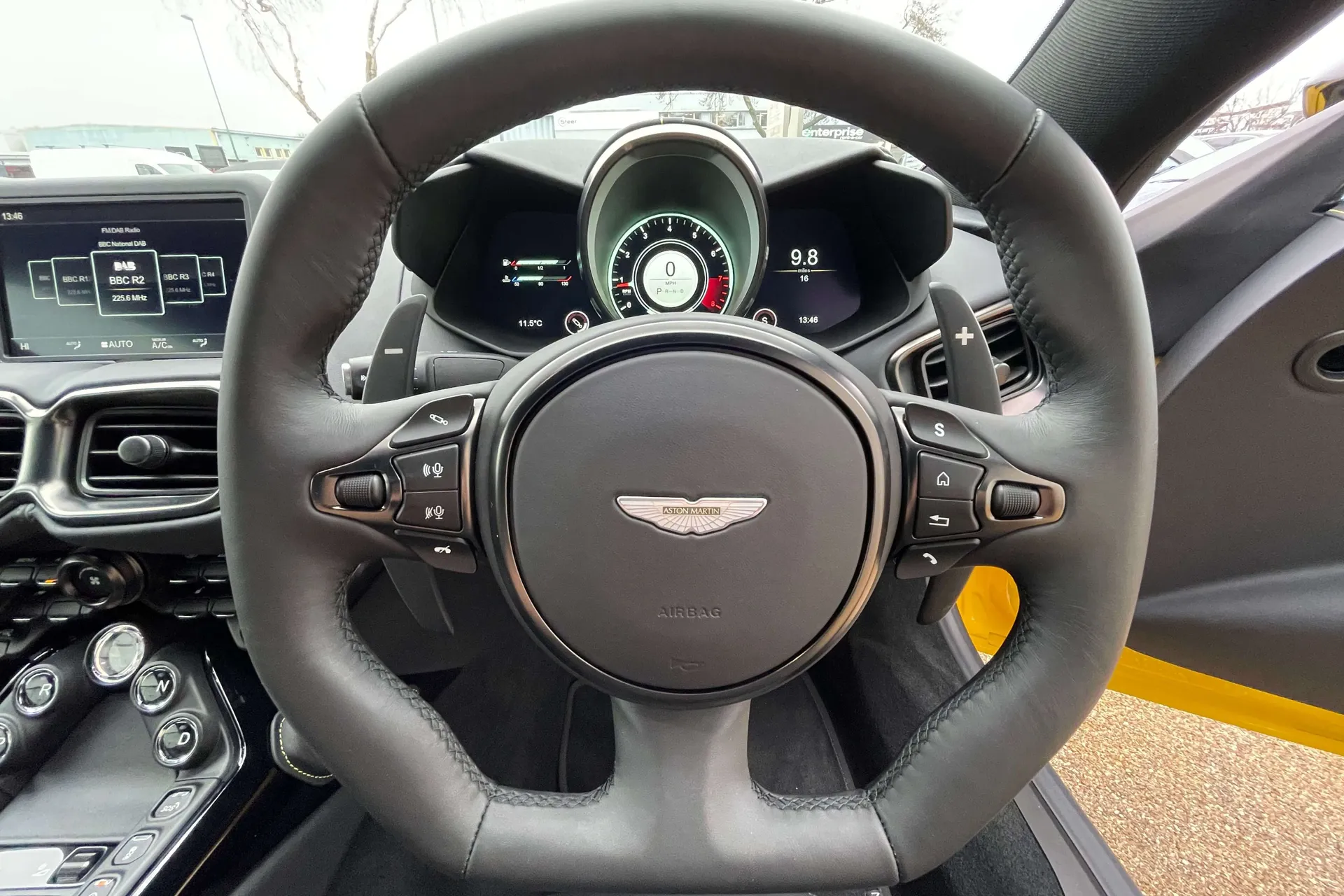 Aston Martin Vantage thumbnail image number 41