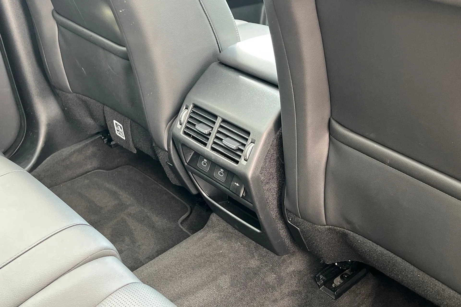 LAND ROVER DISCOVERY SPORT thumbnail image number 33