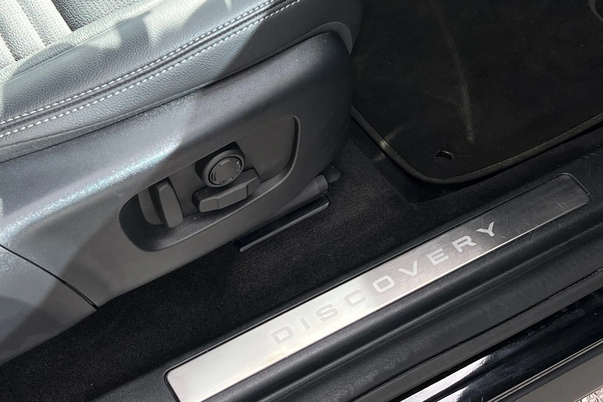 LAND ROVER DISCOVERY SPORT thumbnail image number 39