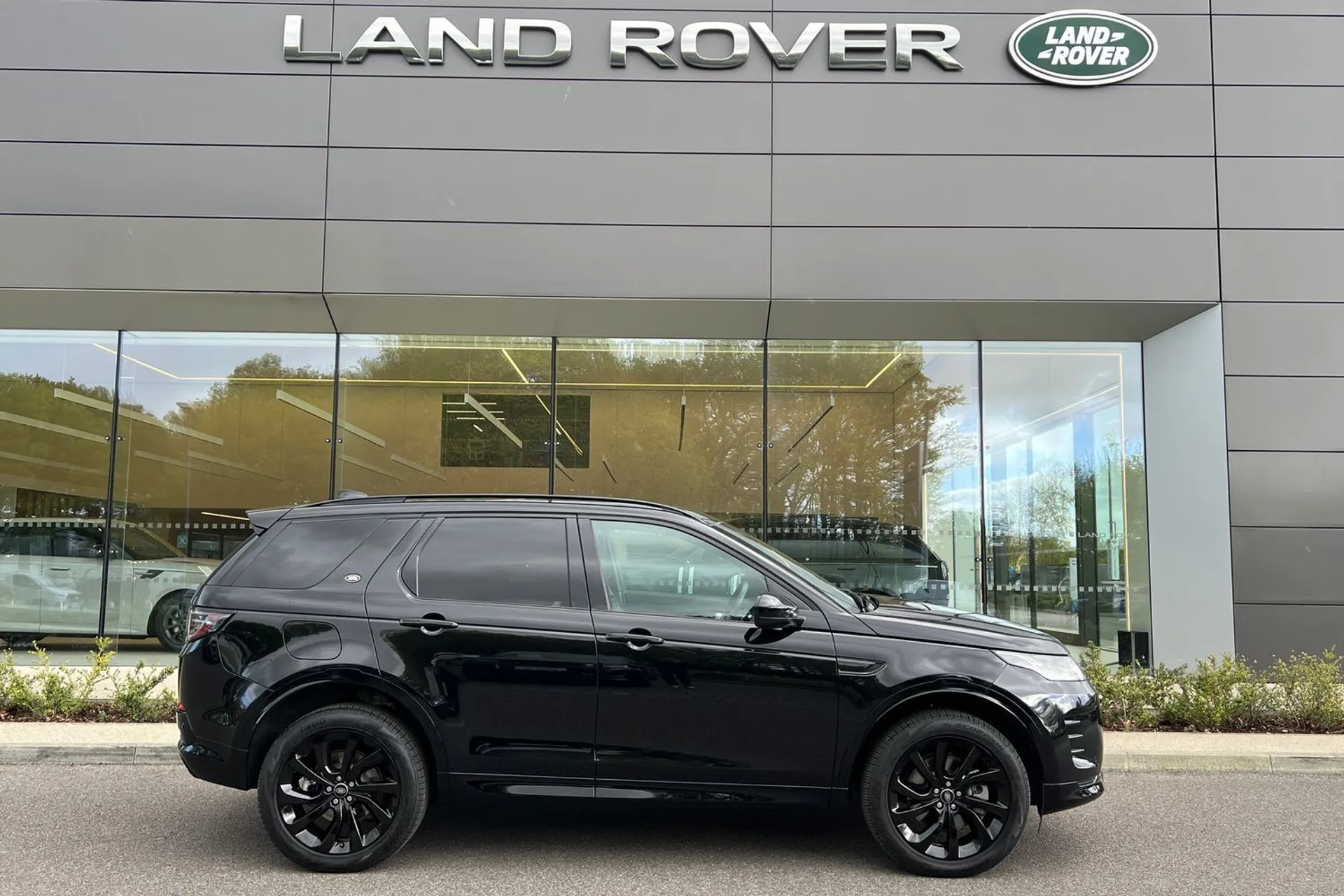 LAND ROVER DISCOVERY SPORT thumbnail image number 2