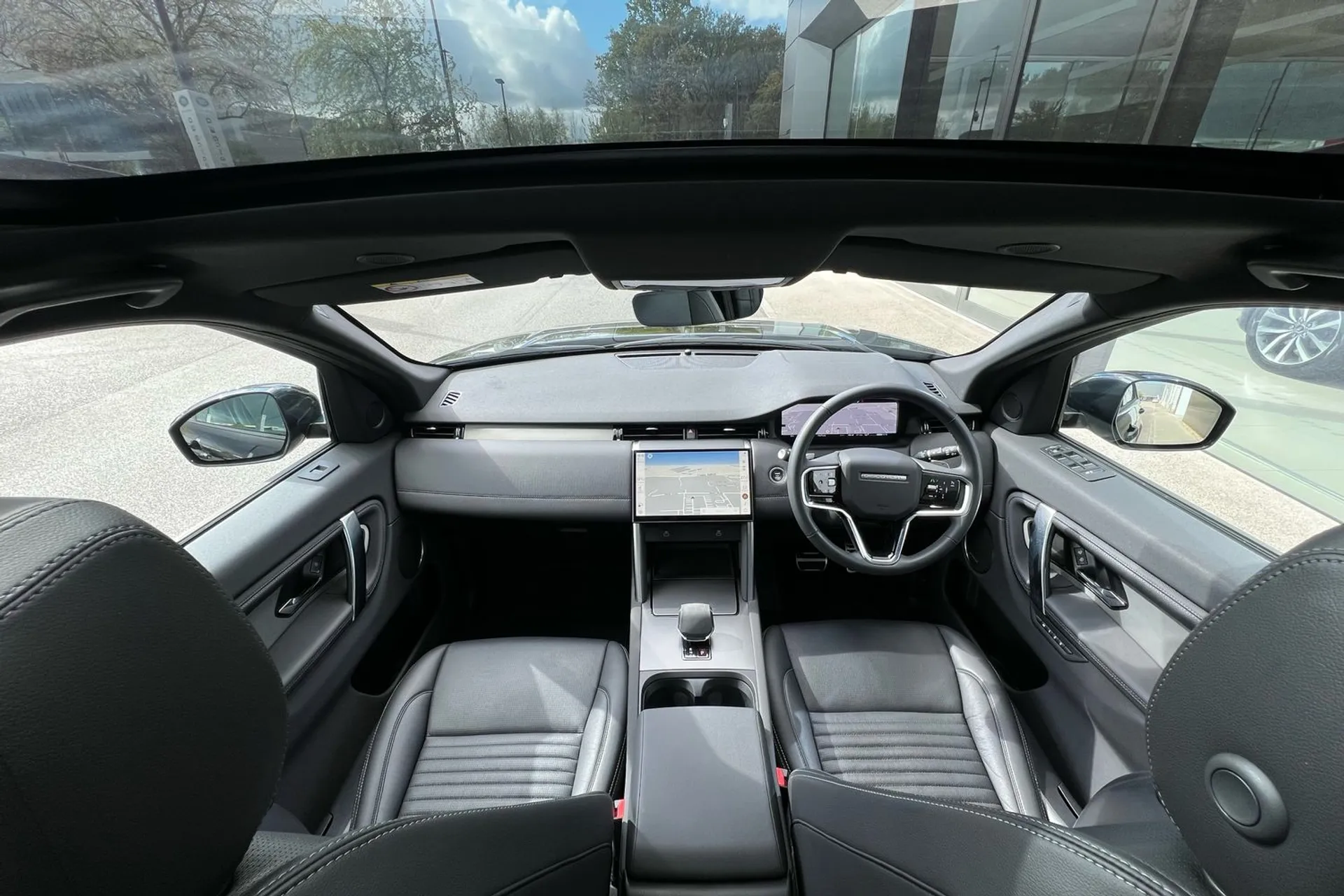LAND ROVER DISCOVERY SPORT thumbnail image number 3