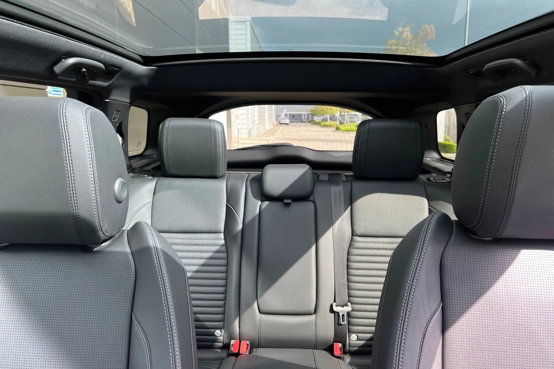 LAND ROVER DISCOVERY SPORT thumbnail image number 34