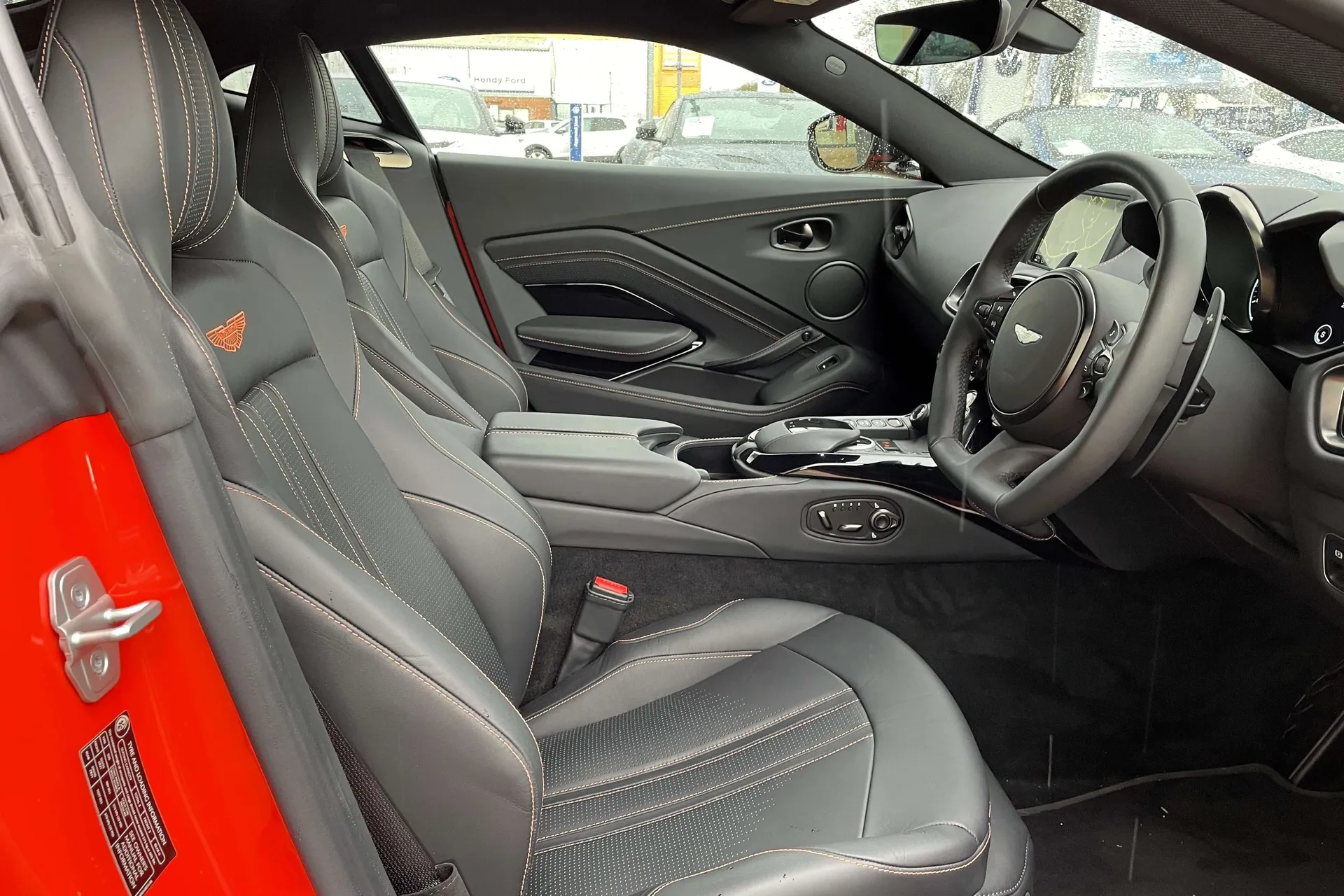 Aston Martin Vantage thumbnail image number 22