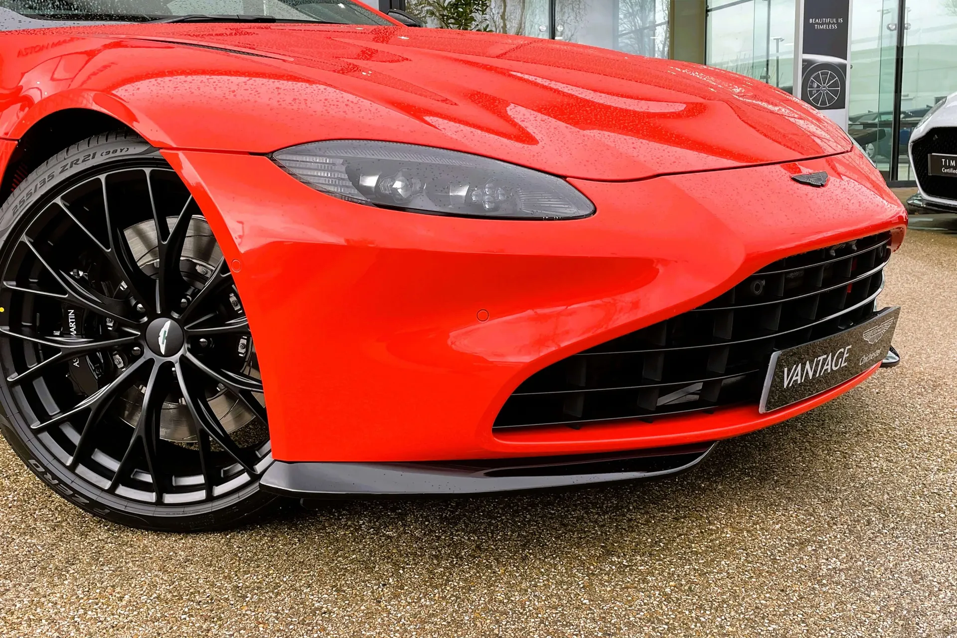 Aston Martin Vantage thumbnail image number 50