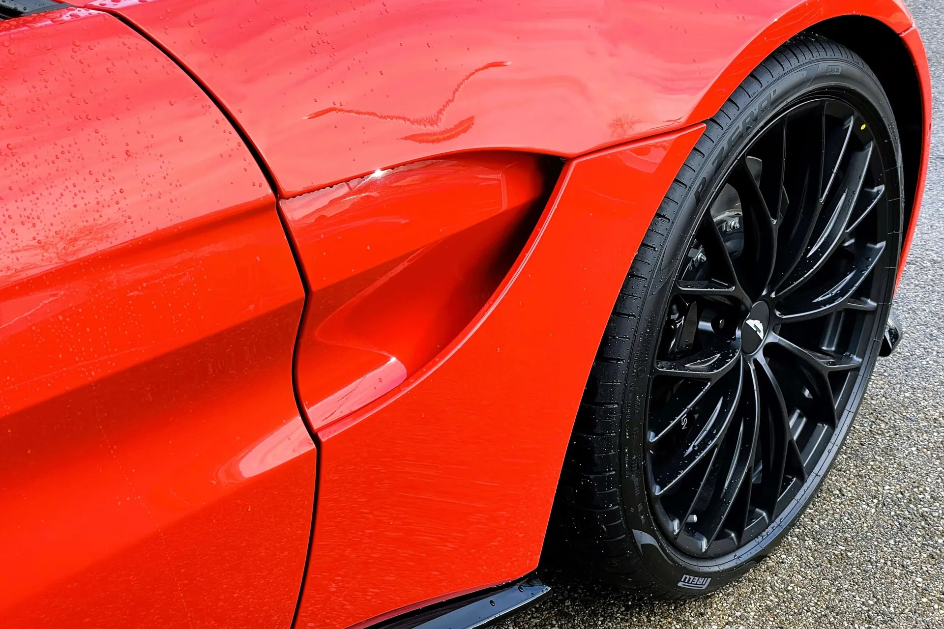 Aston Martin Vantage thumbnail image number 45