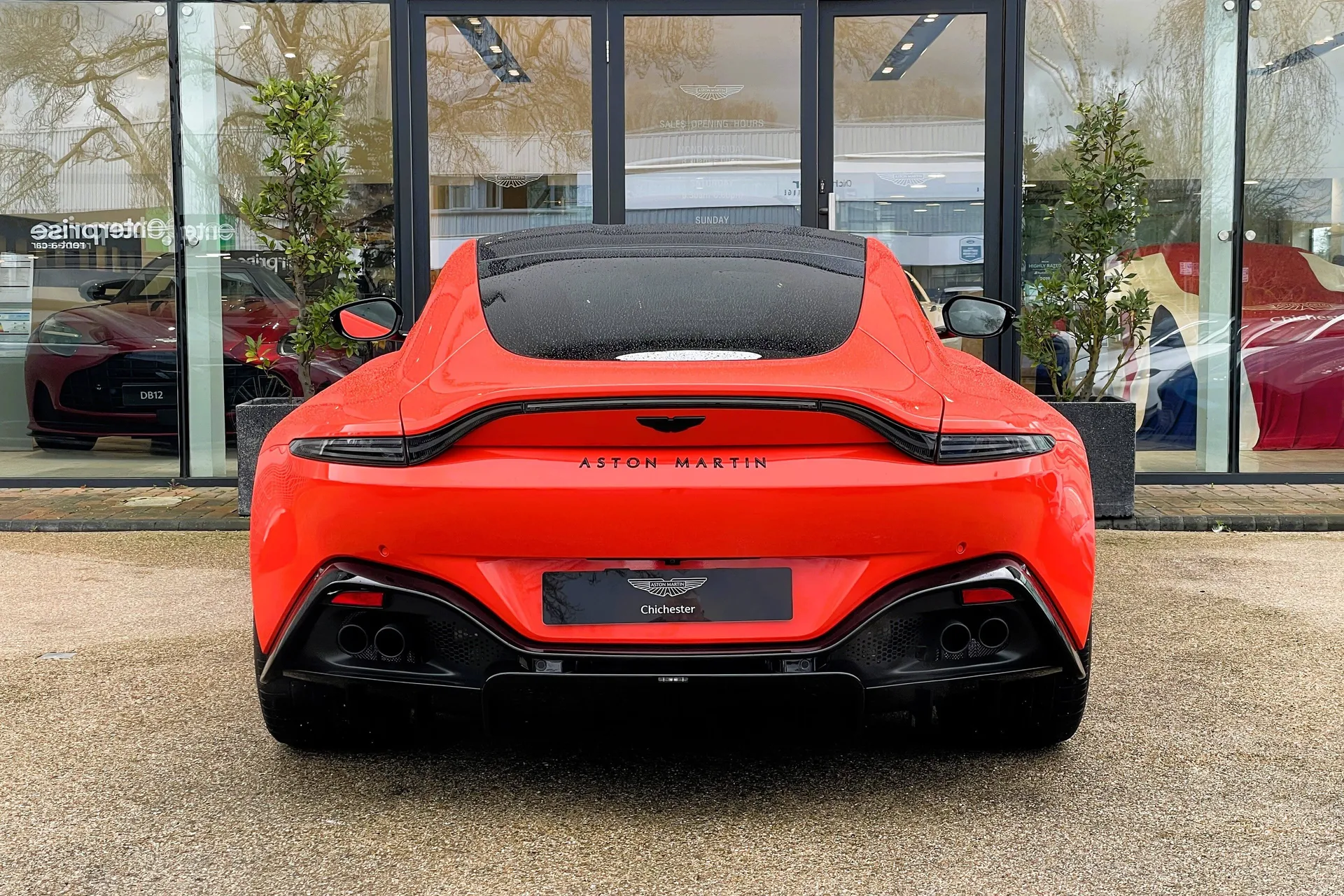 Aston Martin Vantage thumbnail image number 7