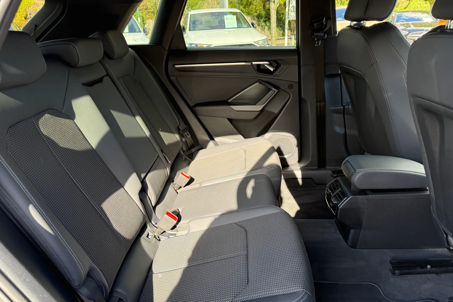 Audi Q3 thumbnail image number 43