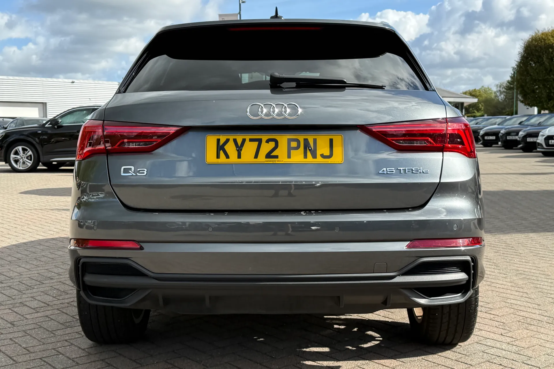 Audi Q3 thumbnail image number 31