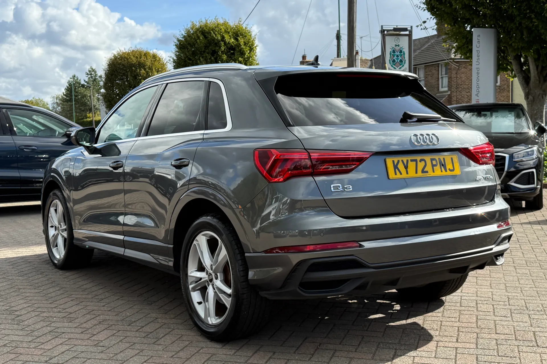Audi Q3 thumbnail image number 32