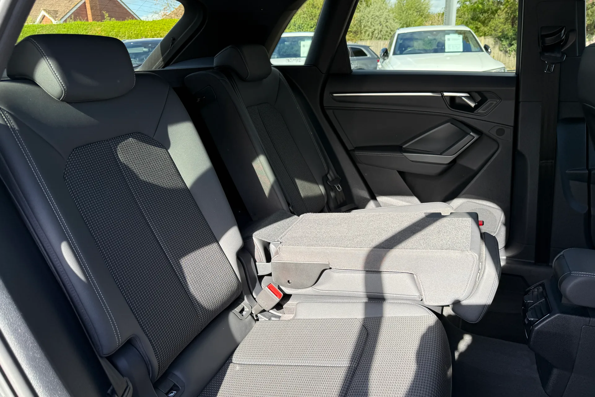 Audi Q3 thumbnail image number 45