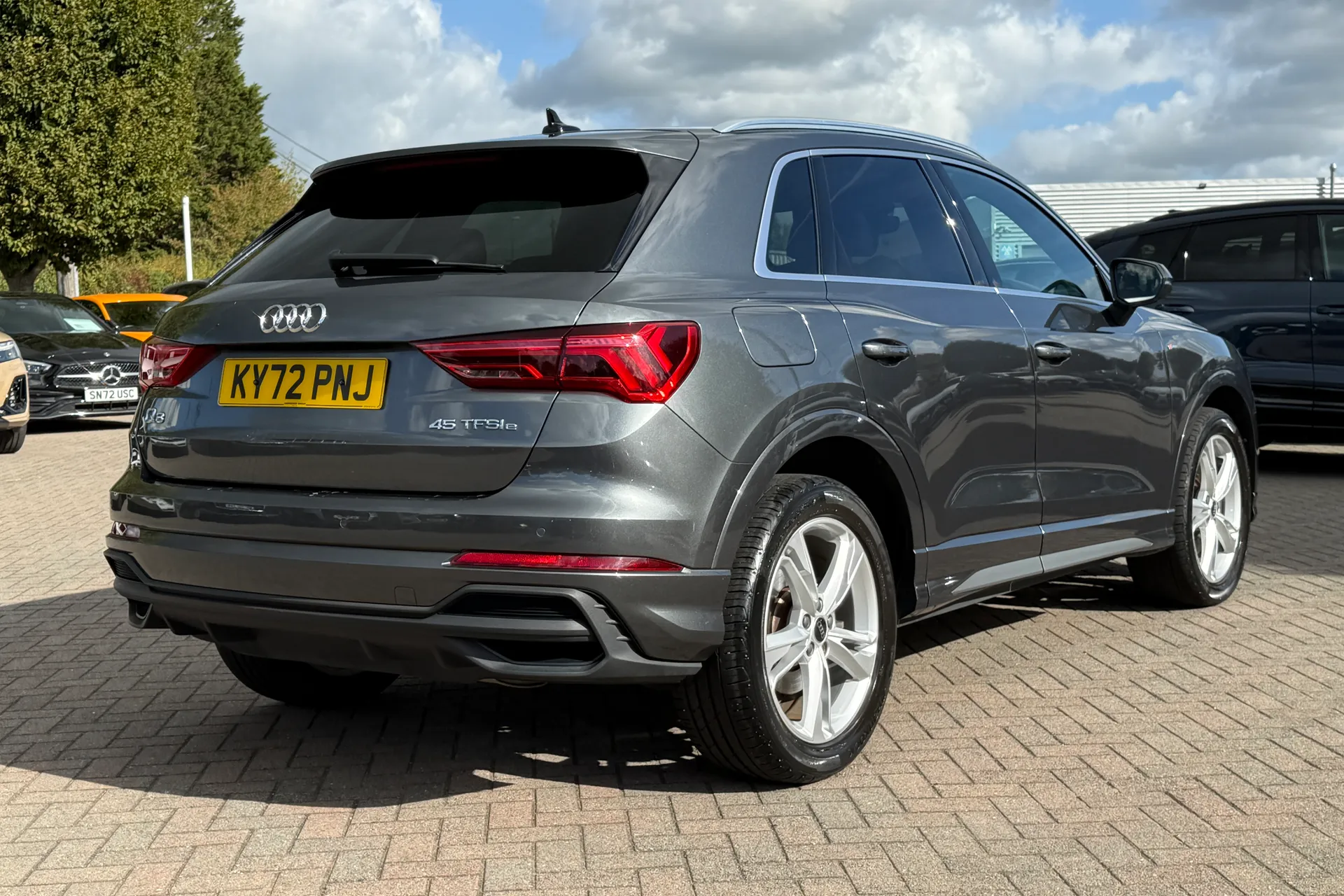 Audi Q3 thumbnail image number 30