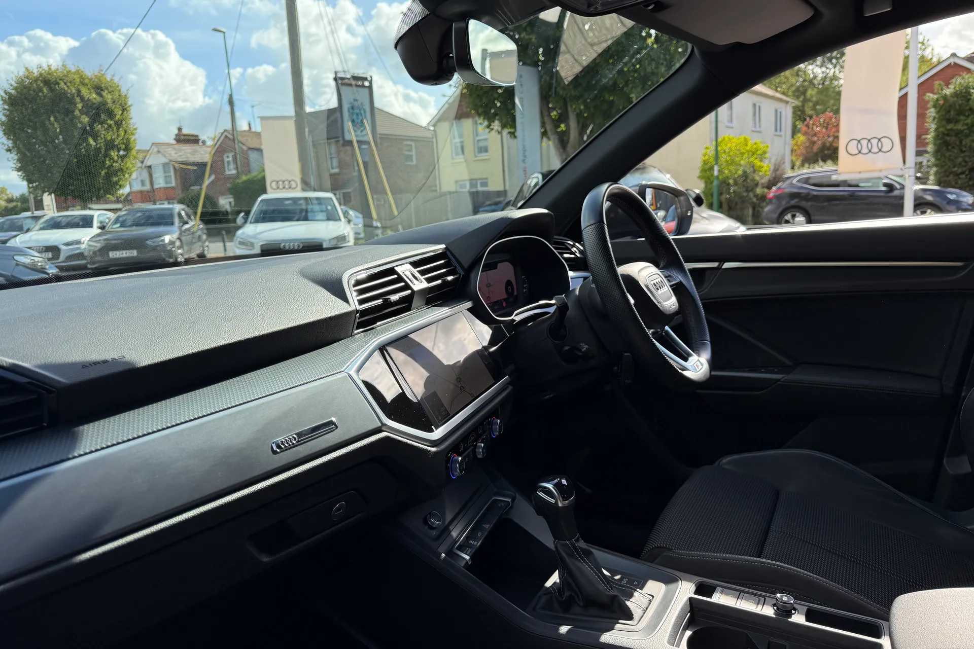 Audi Q3 thumbnail image number 27