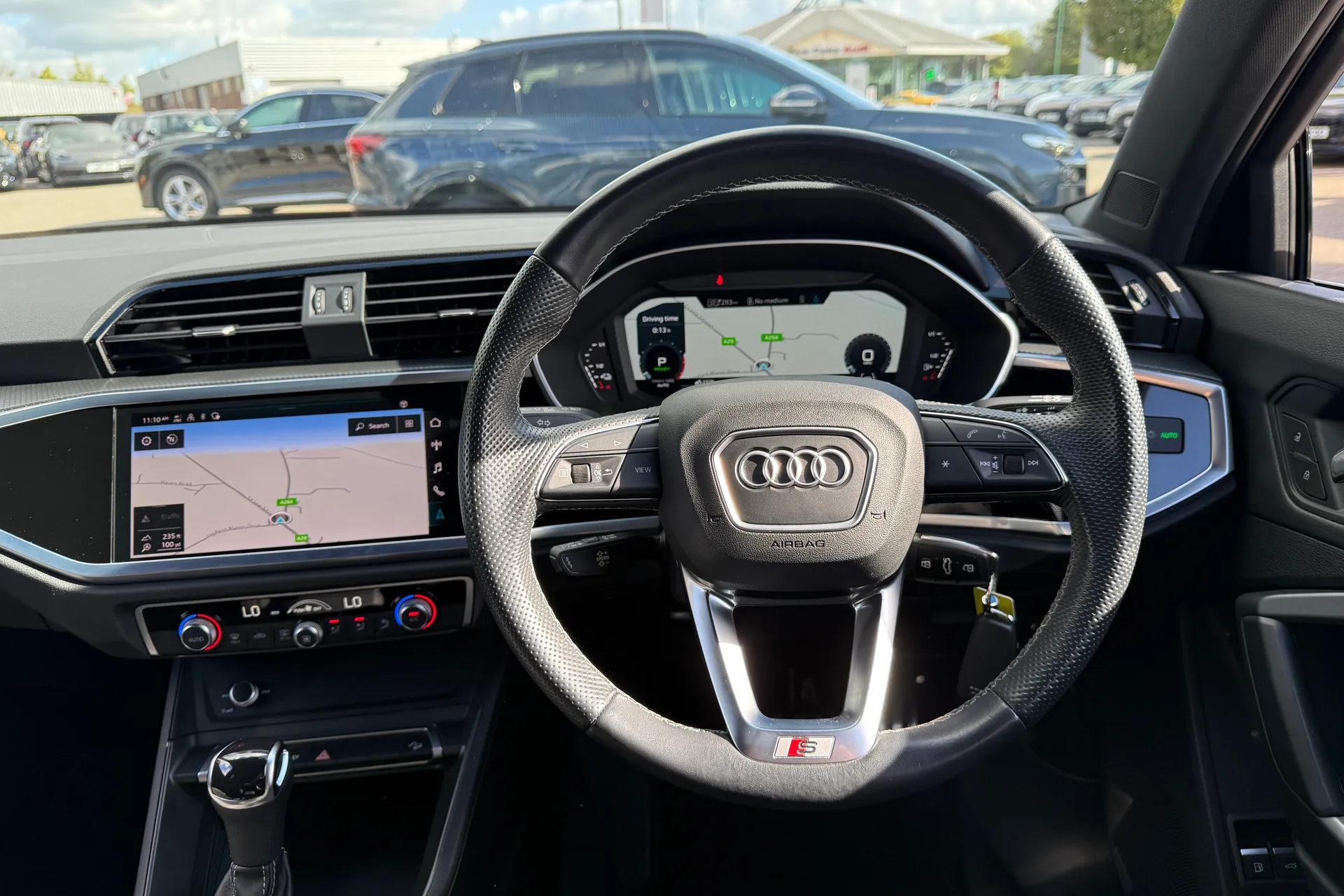 Audi Q3 thumbnail image number 6