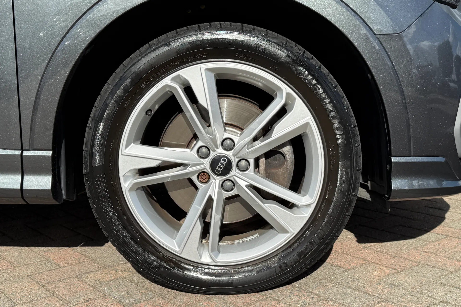 Audi Q3 thumbnail image number 46