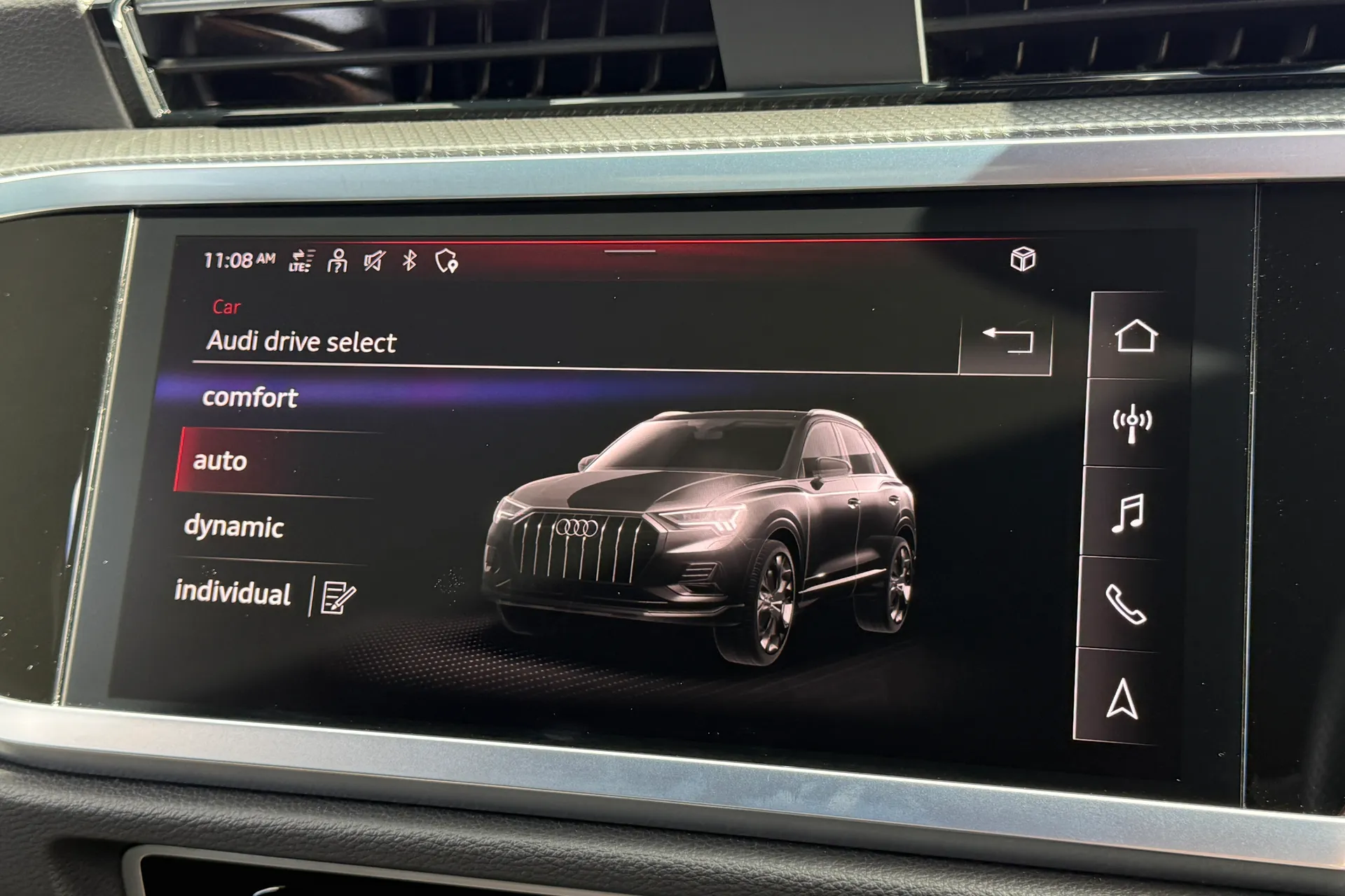 Audi Q3 thumbnail image number 10