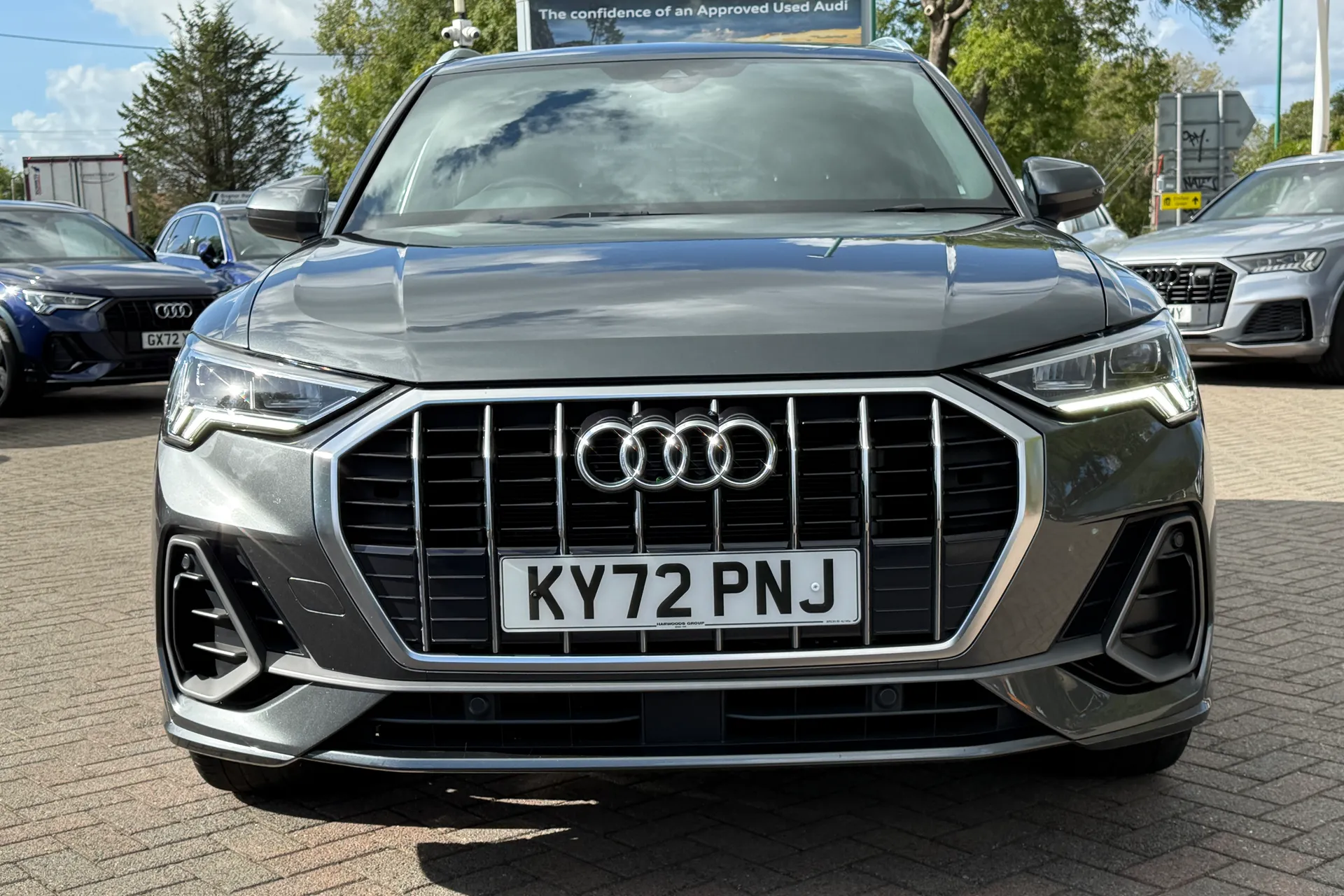 Audi Q3 thumbnail image number 23