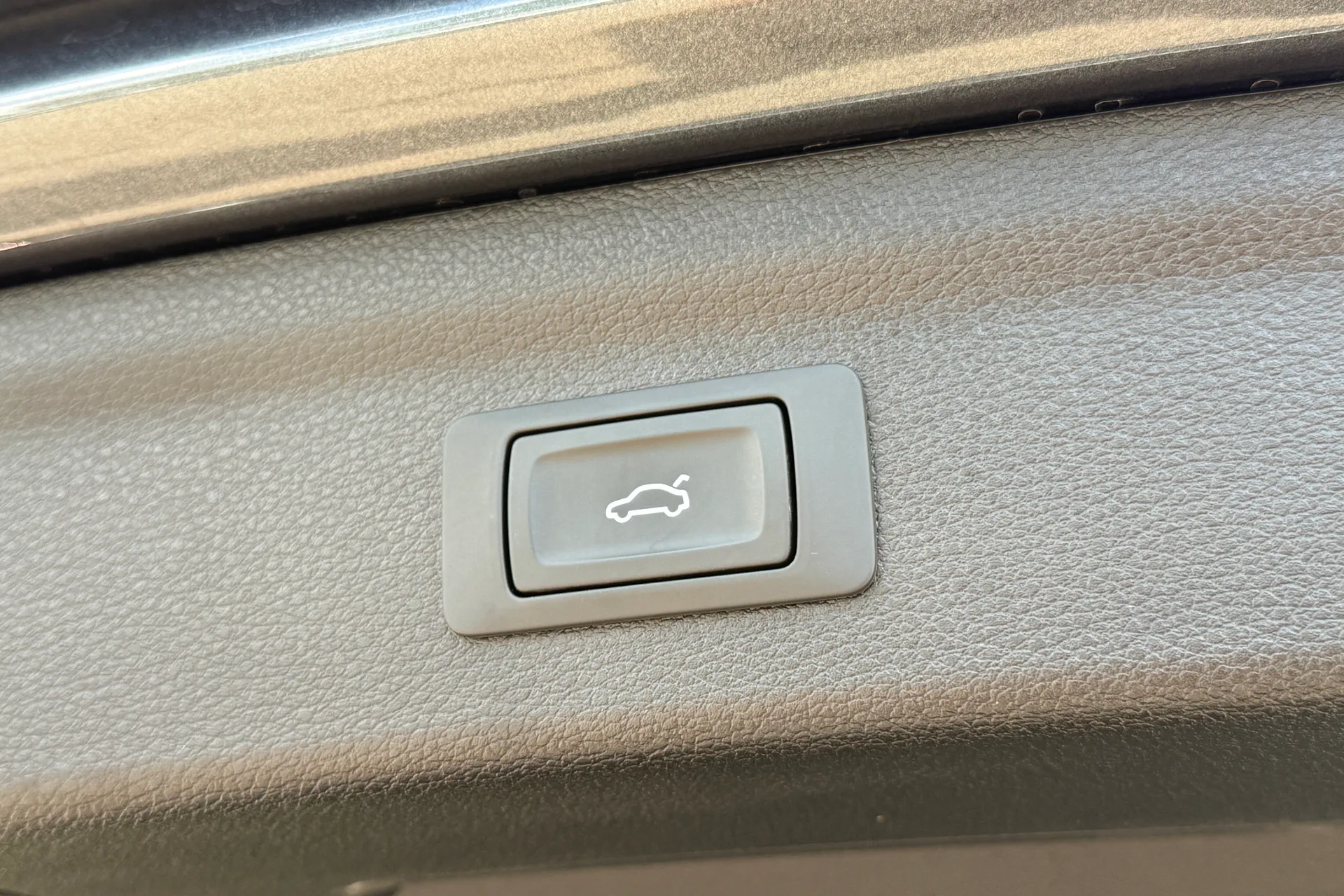 Audi Q3 thumbnail image number 35