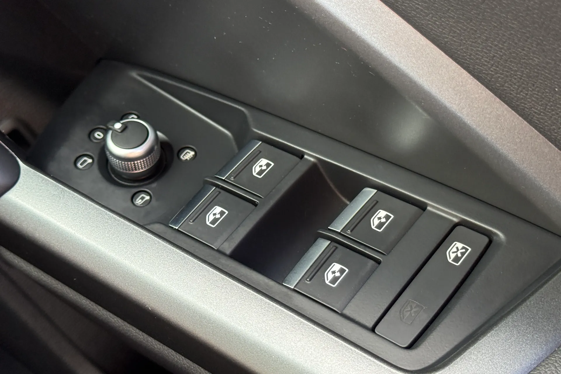 Audi Q3 thumbnail image number 17
