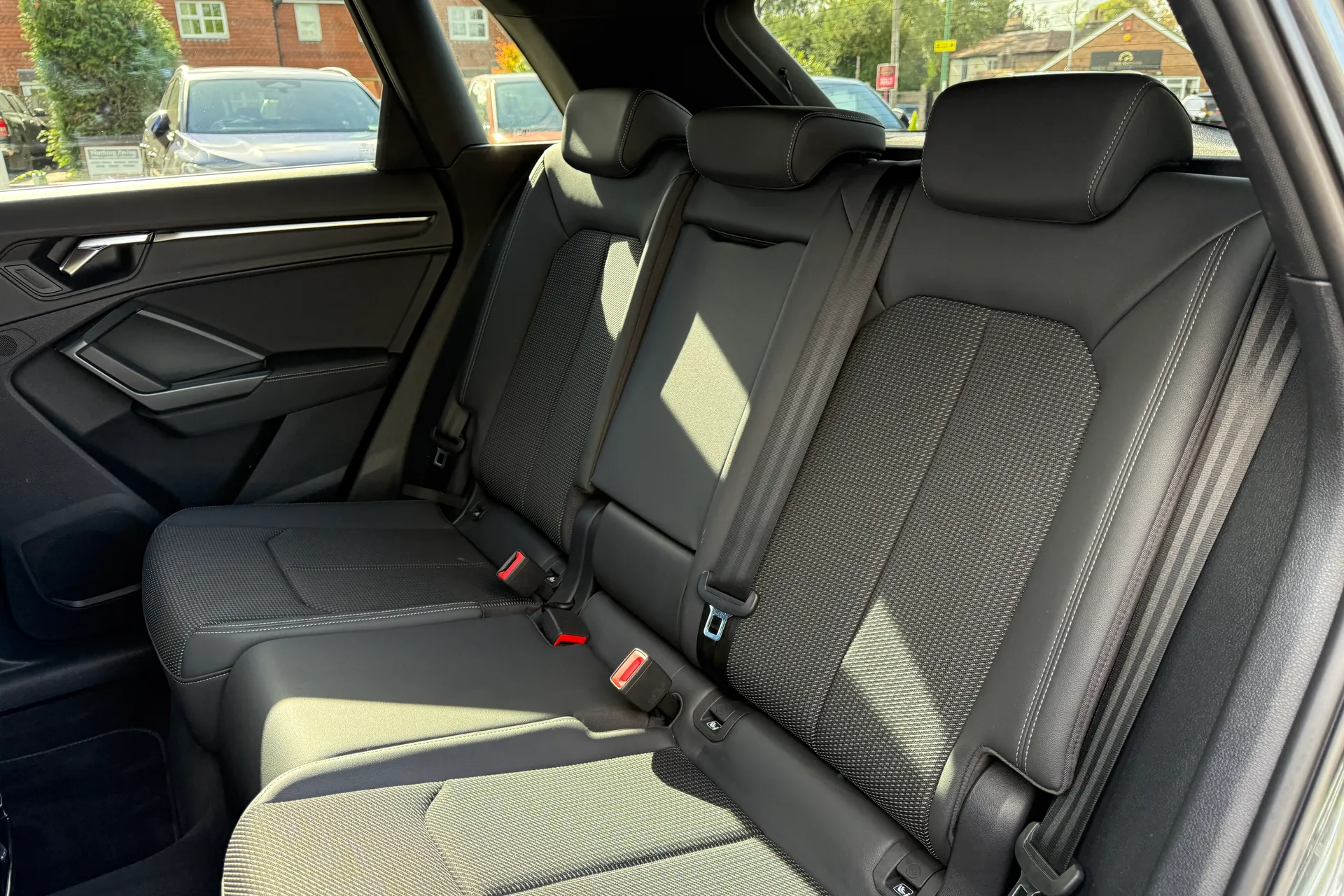 Audi Q3 thumbnail image number 41