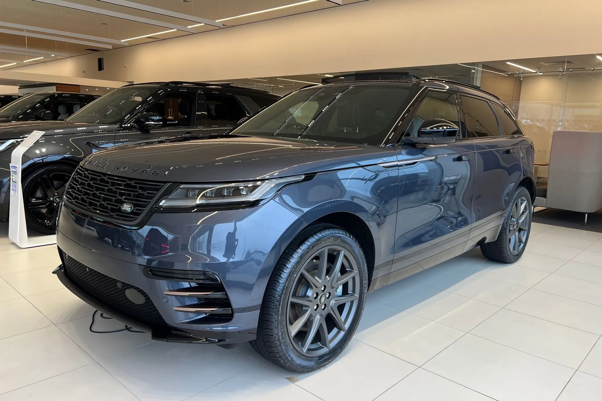 LAND ROVER RANGE ROVER VELAR thumbnail image number 18