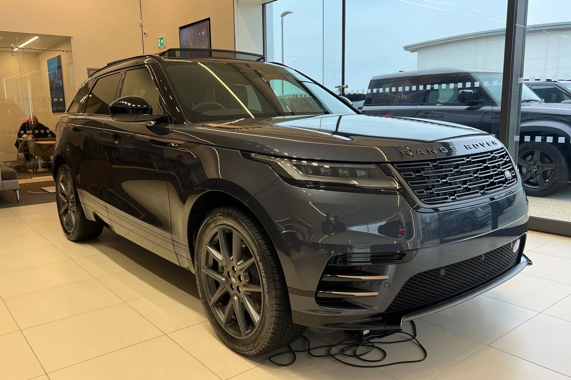 LAND ROVER RANGE ROVER VELAR focused image