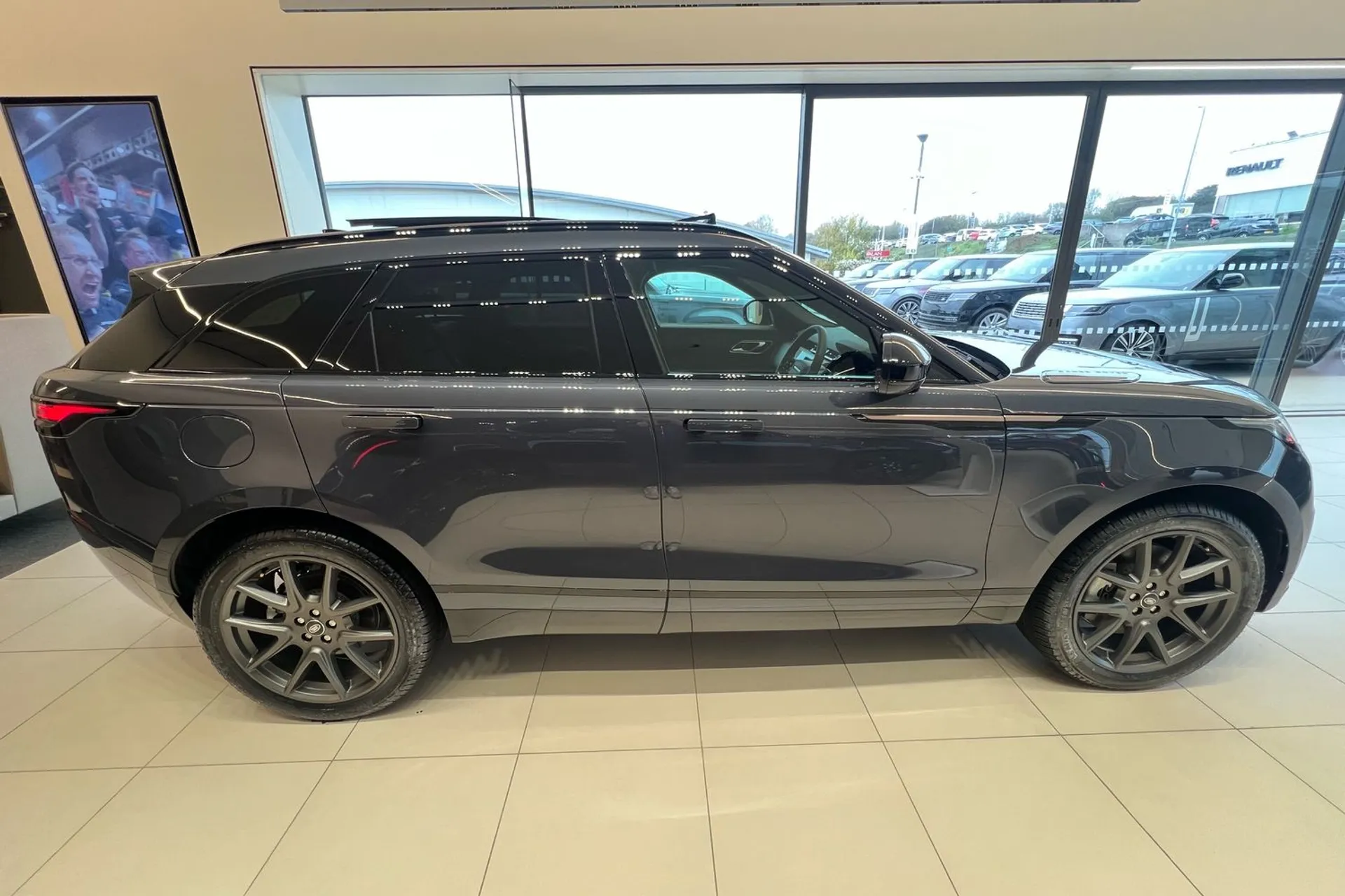 LAND ROVER RANGE ROVER VELAR thumbnail image number 2