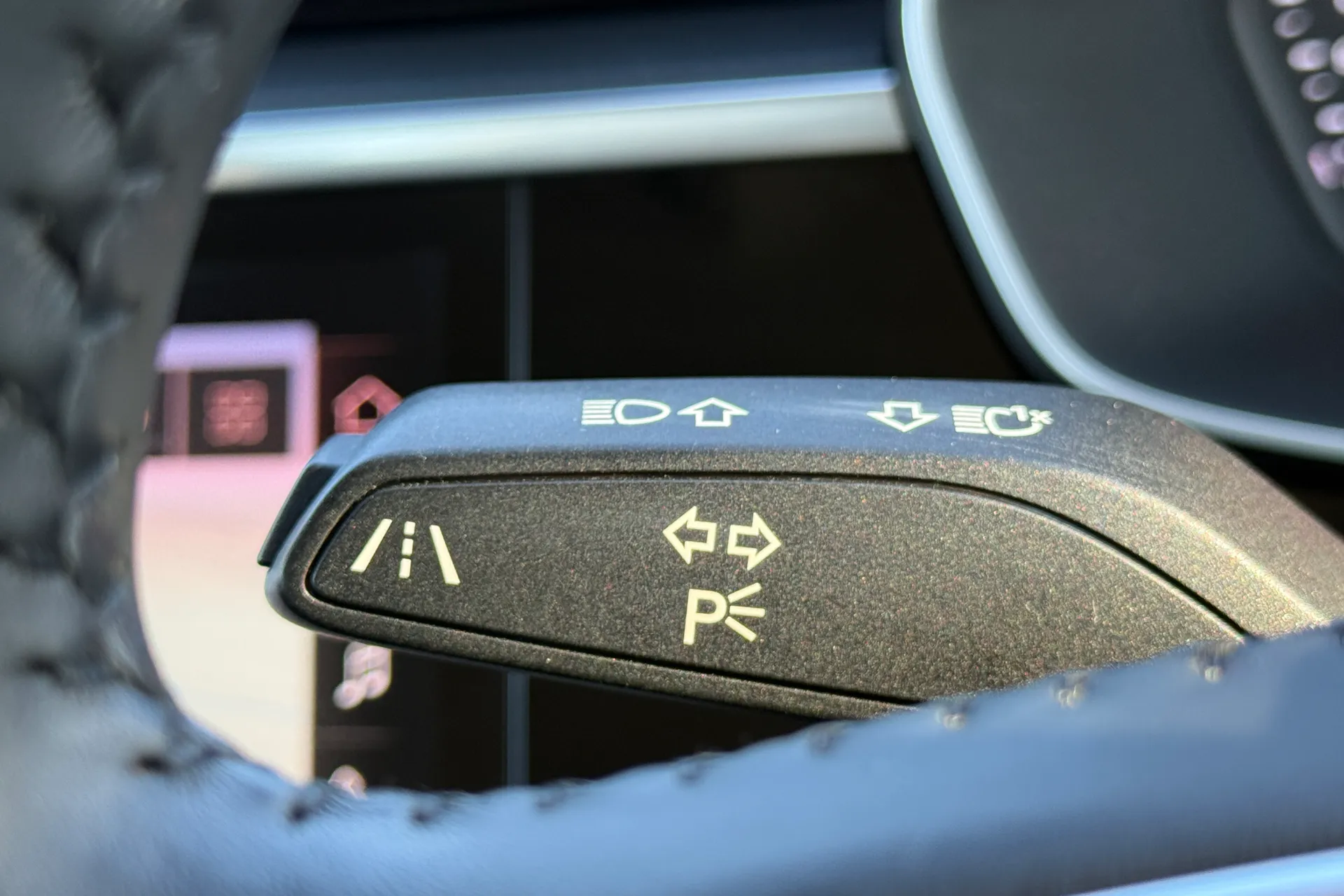 Audi Q3 thumbnail image number 14