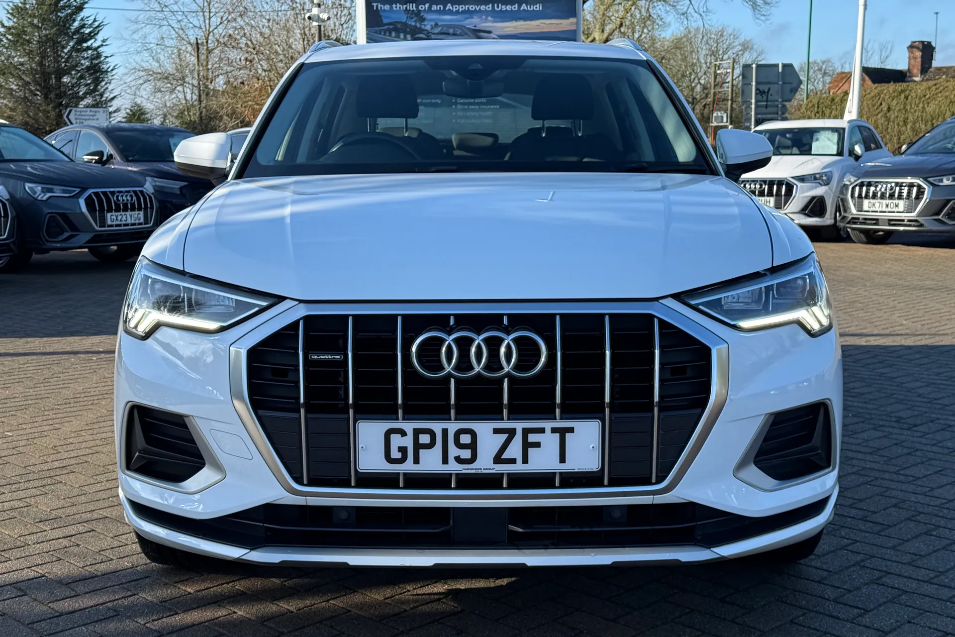 Audi Q3 thumbnail image number 21