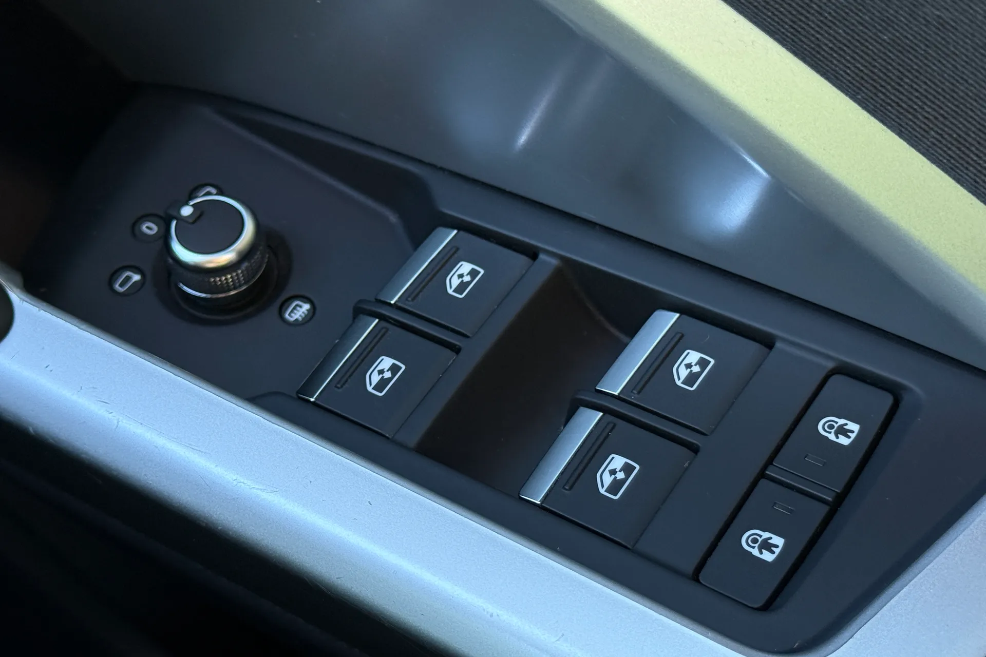 Audi Q3 thumbnail image number 15