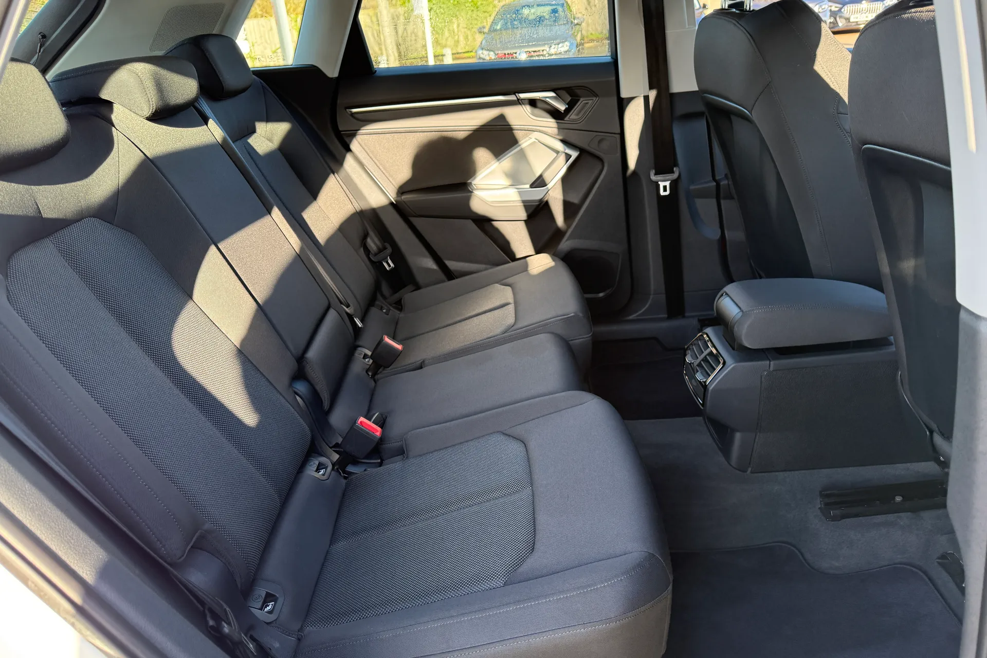 Audi Q3 thumbnail image number 40