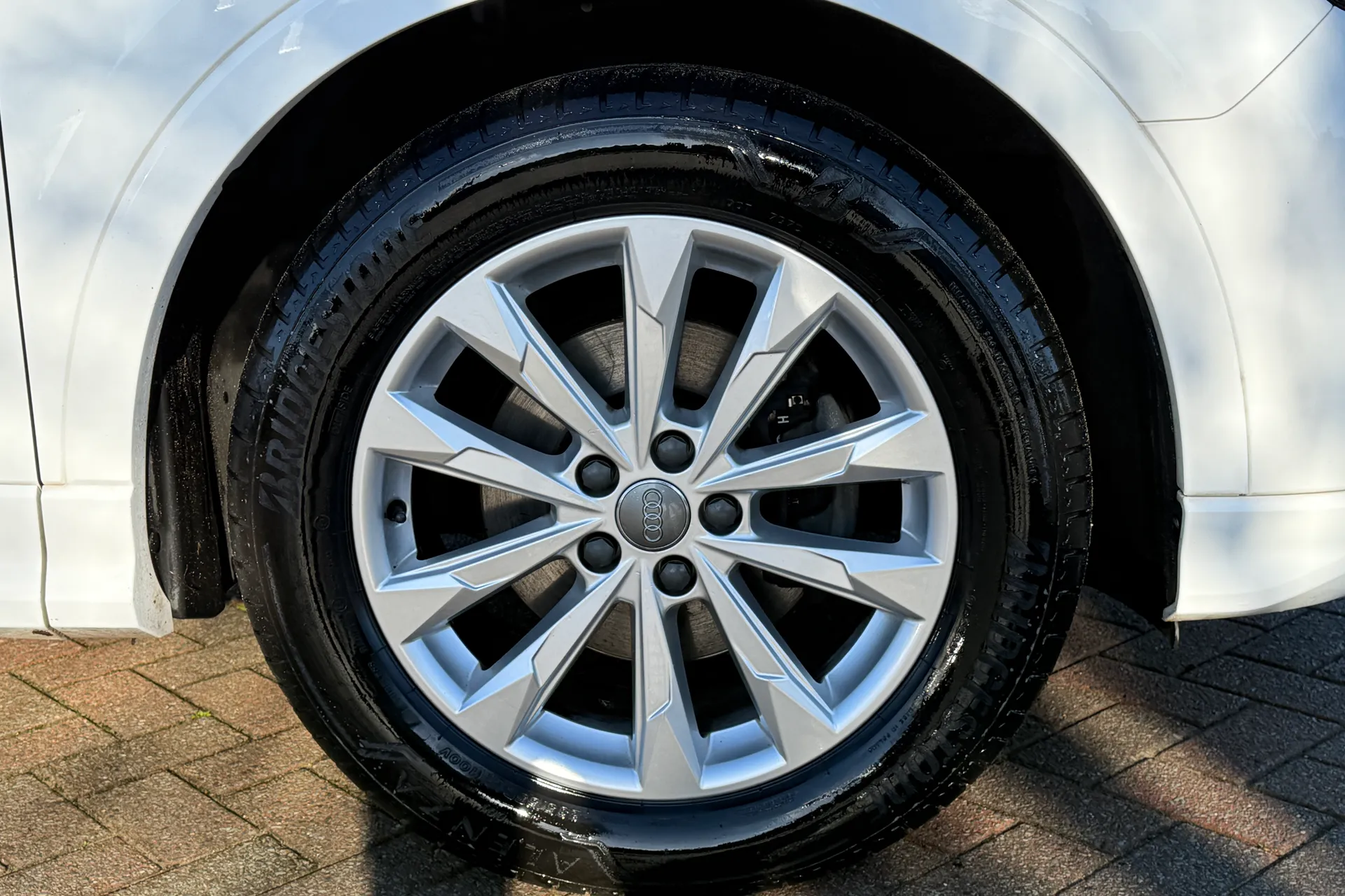 Audi Q3 thumbnail image number 42