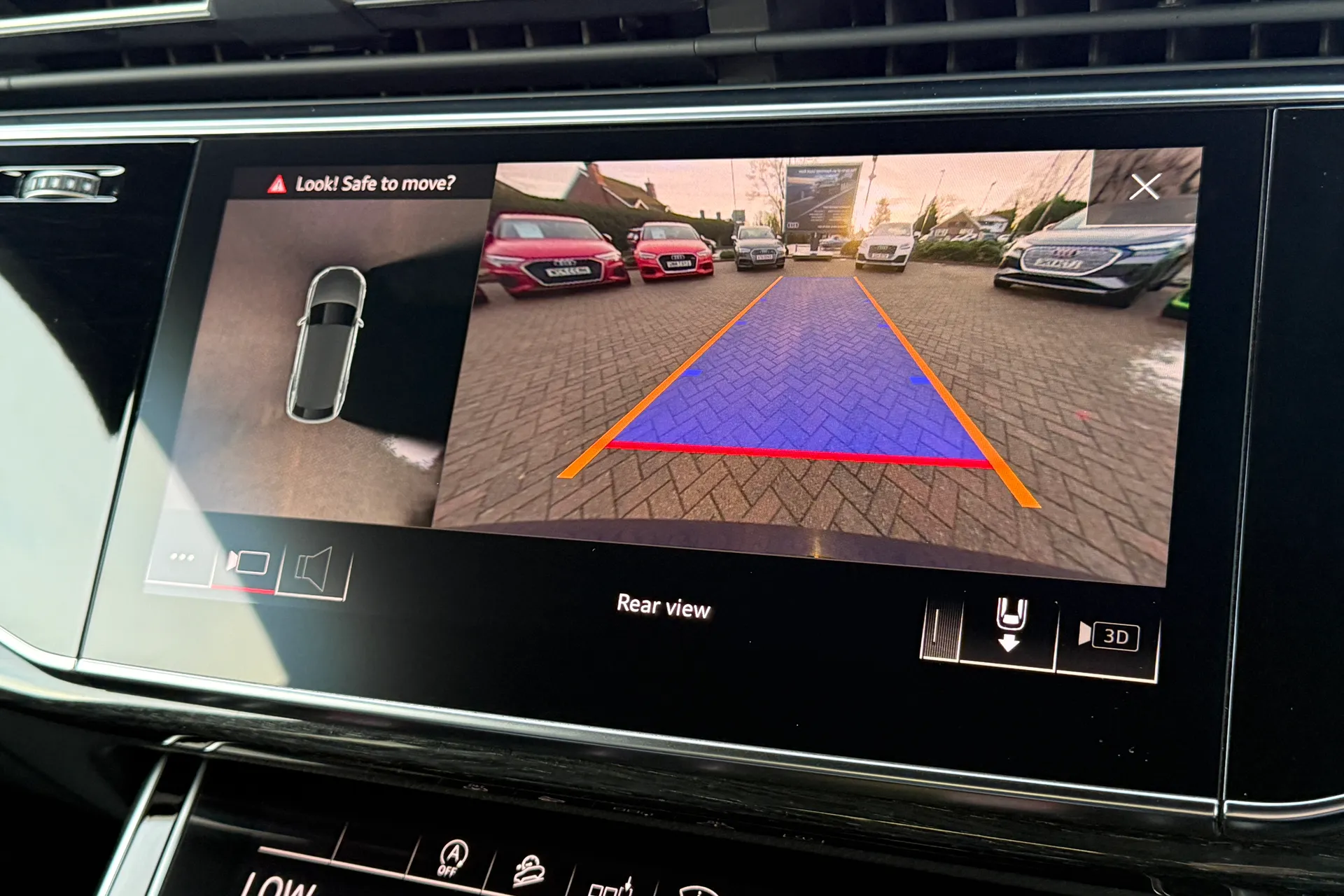 Audi Q8 thumbnail image number 4