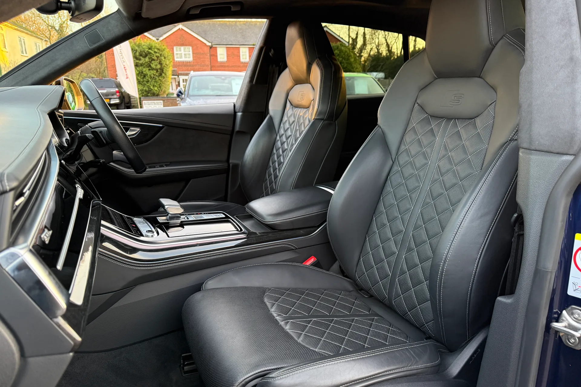 Audi Q8 thumbnail image number 36