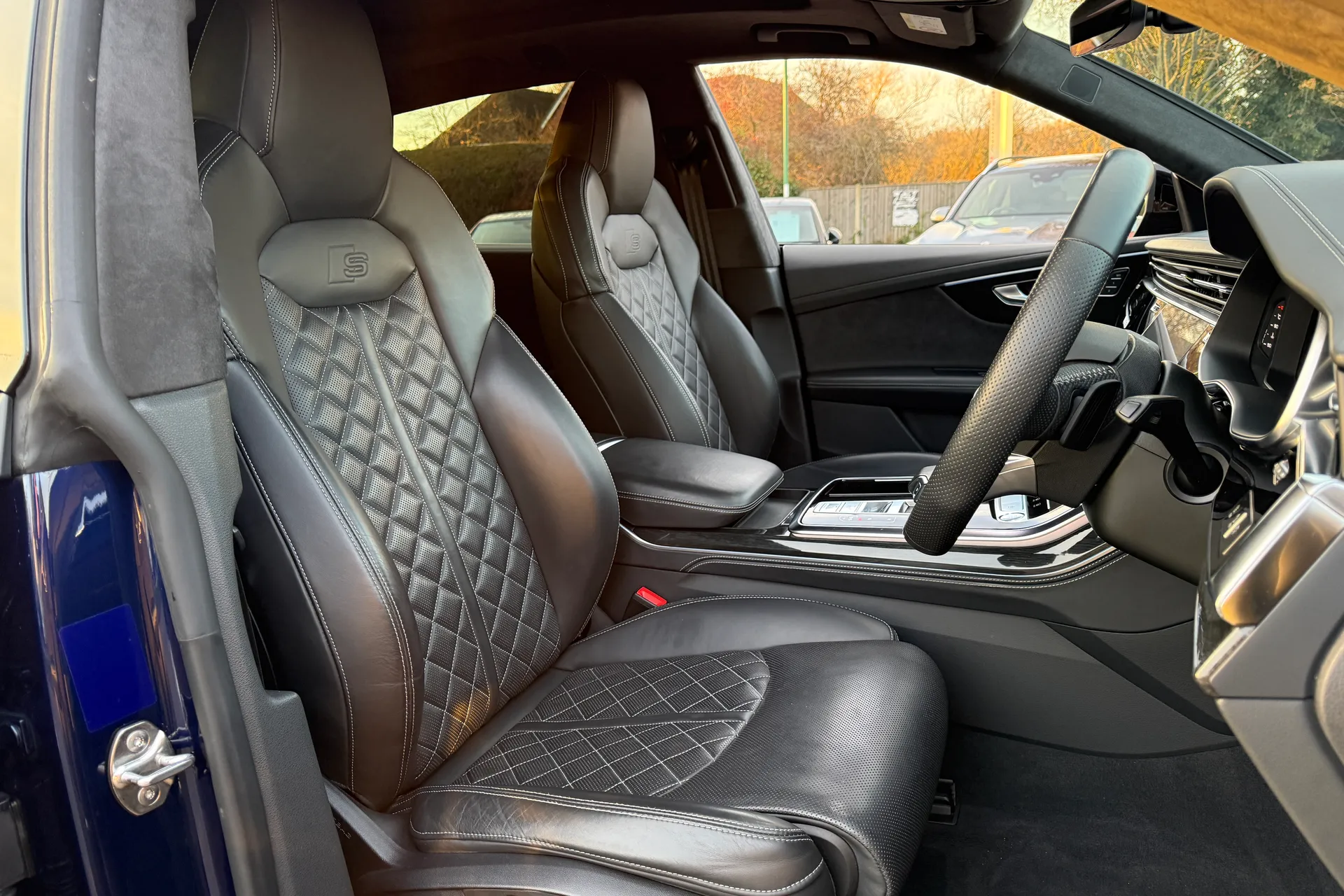 Audi Q8 thumbnail image number 33