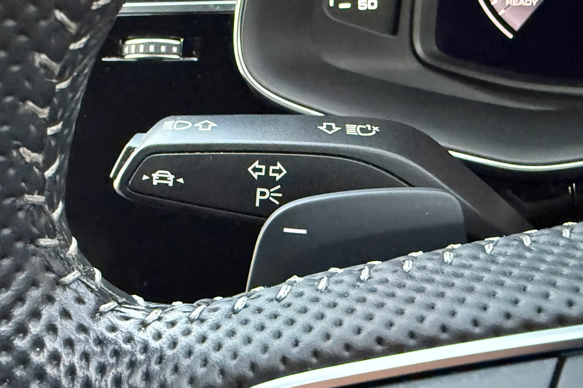 Audi Q8 thumbnail image number 24